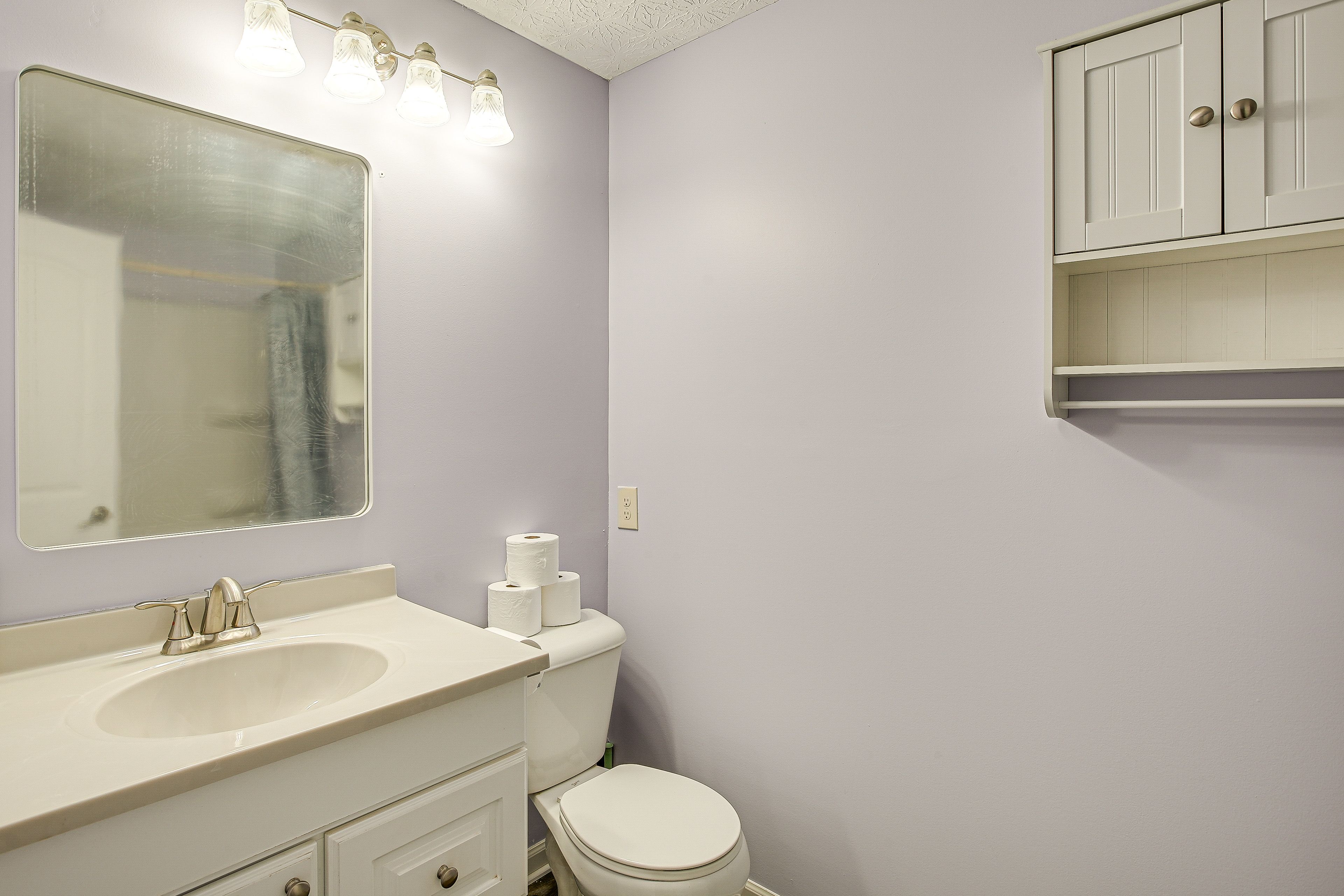 Full Bathroom | Complimentary Toiletries