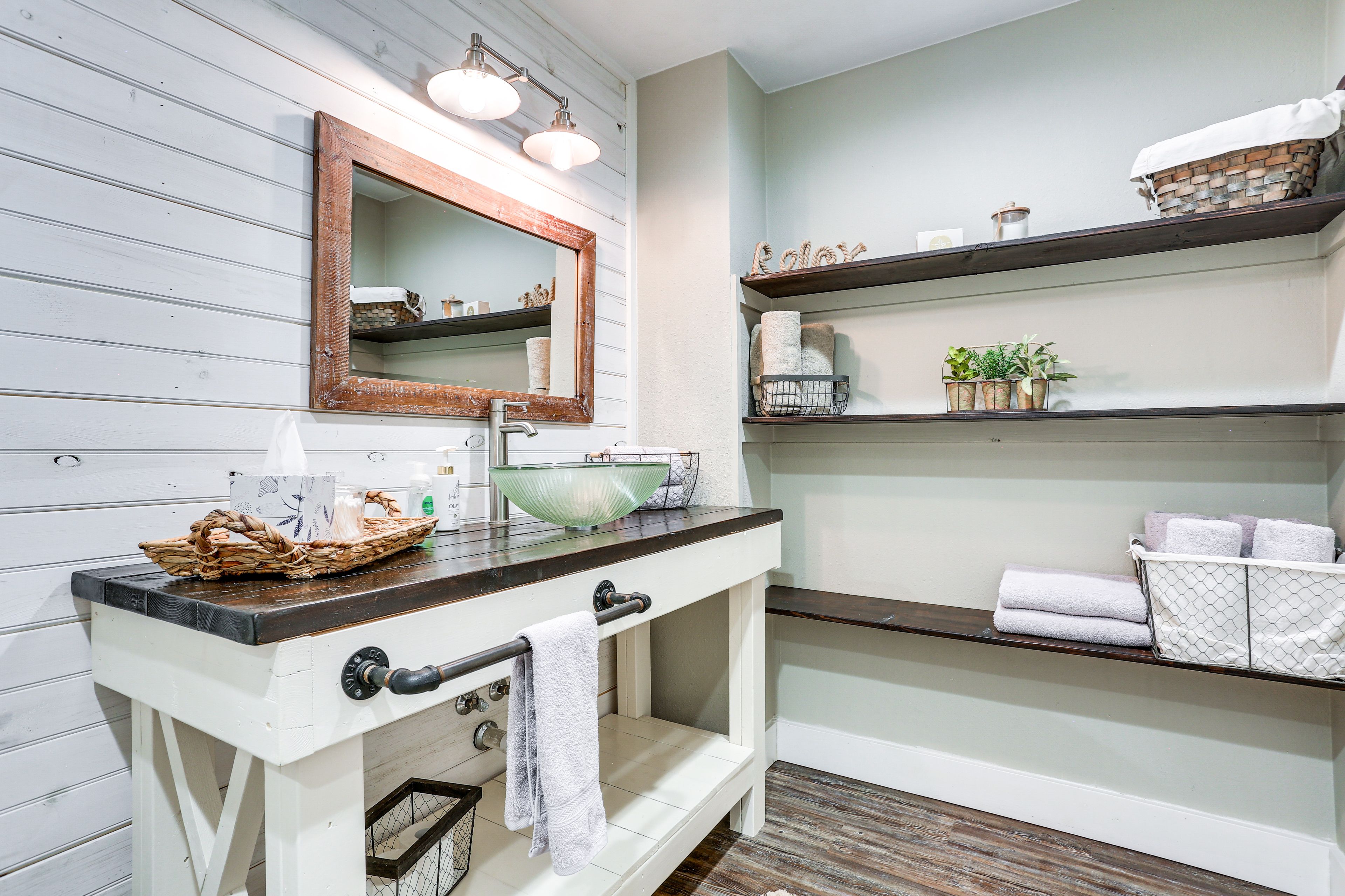En-Suite Bathroom | 2nd Floor