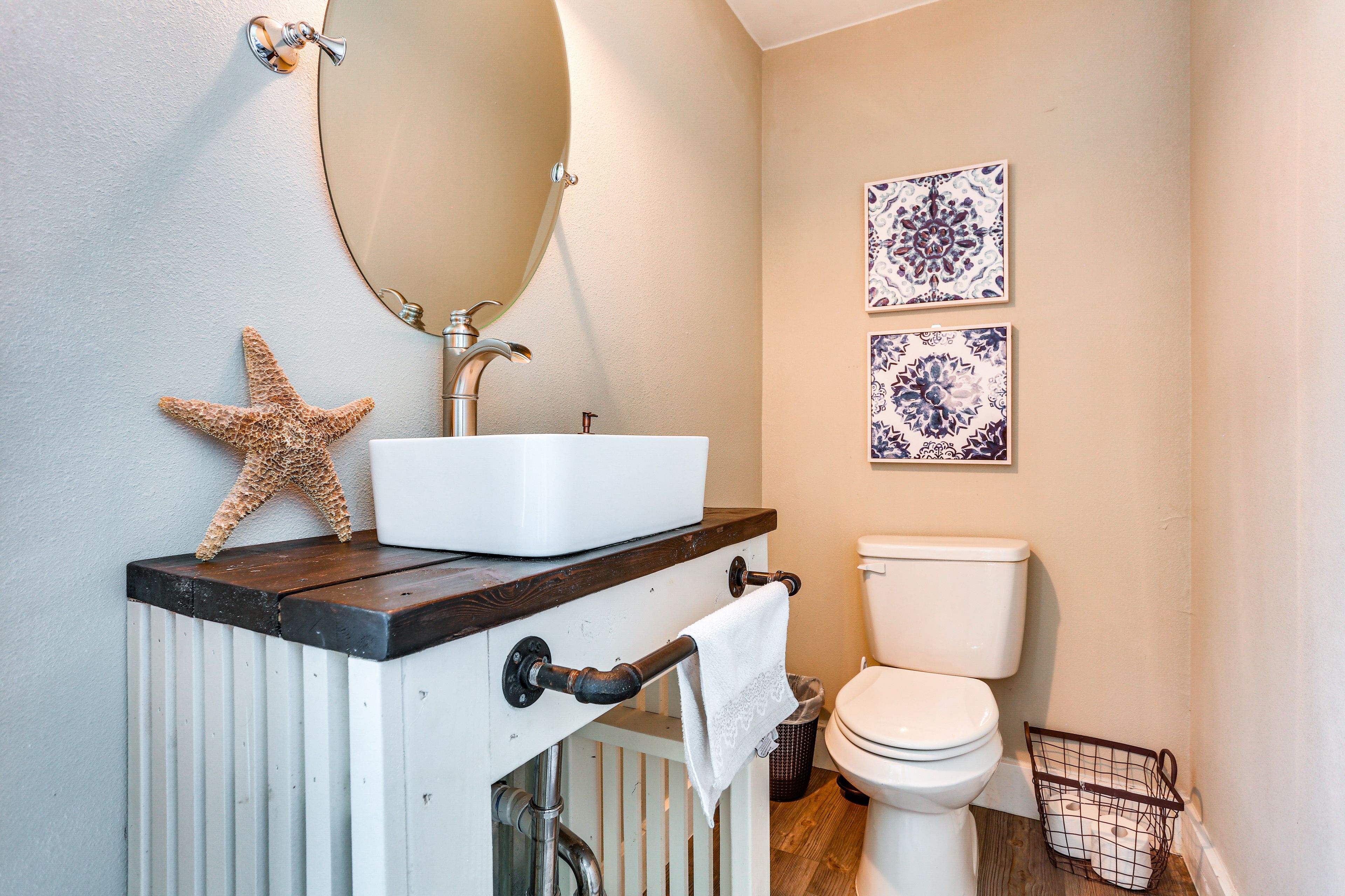 Half Bathroom | 1st Floor