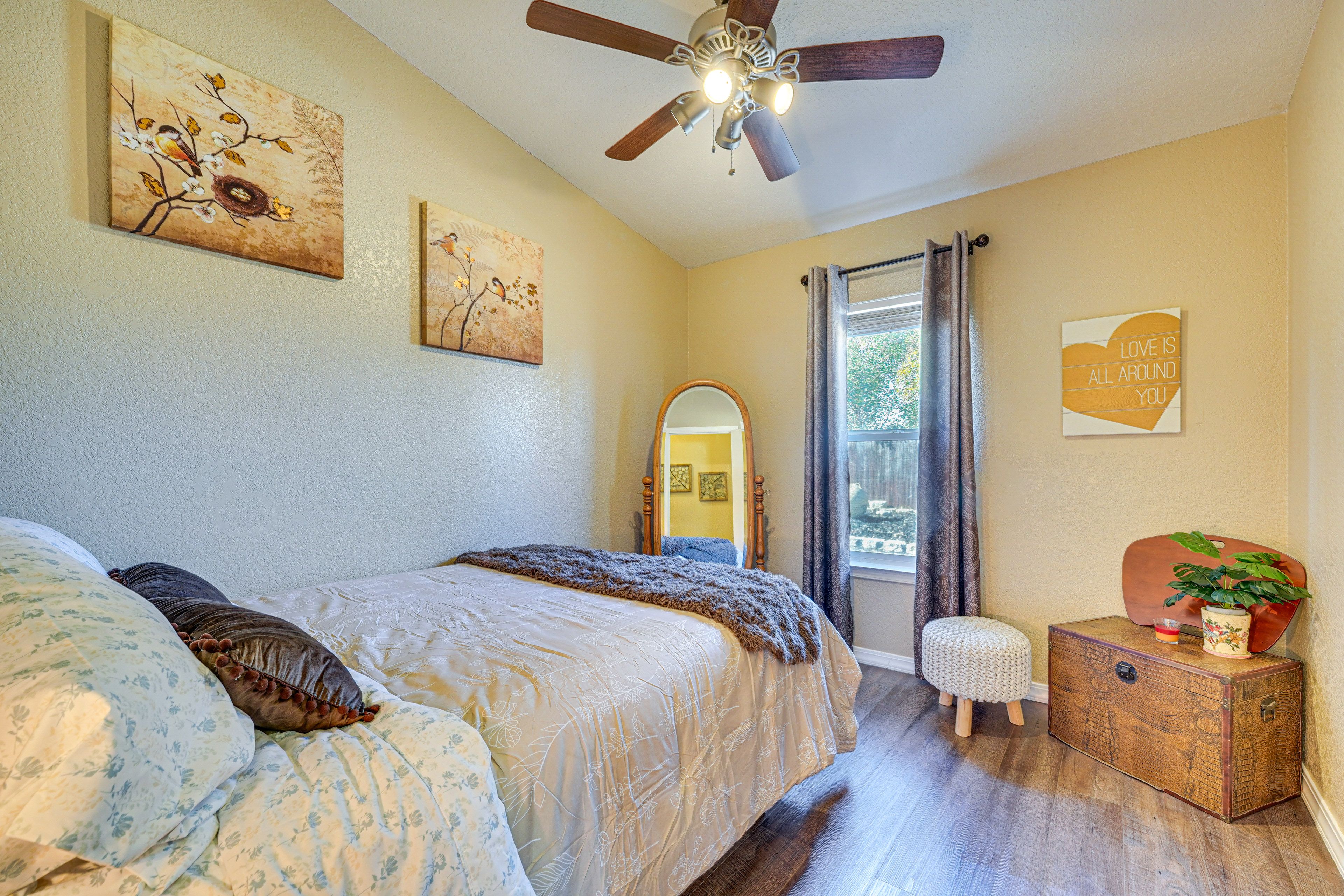 Bedroom 3 | Queen Bed