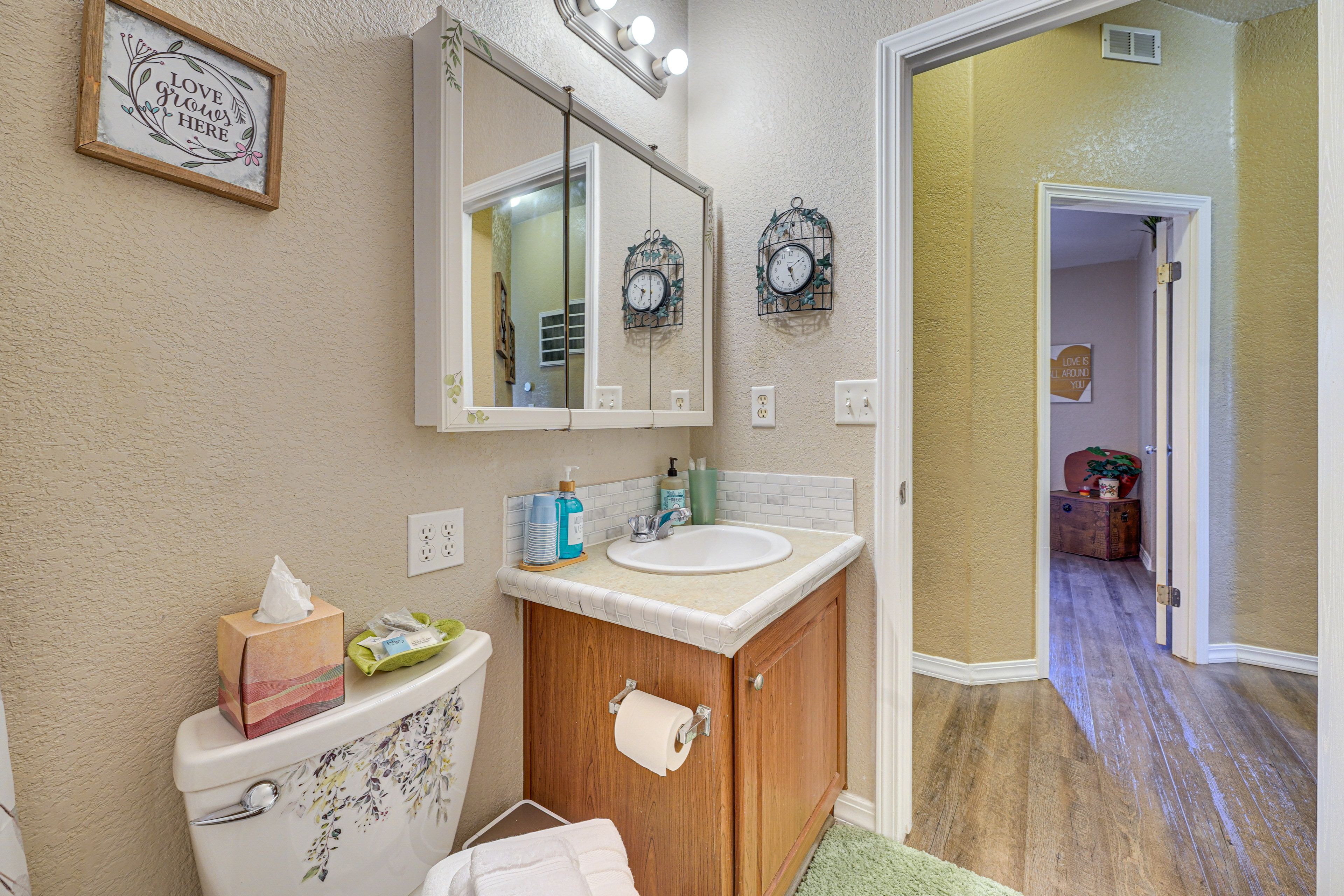 Full Bathroom