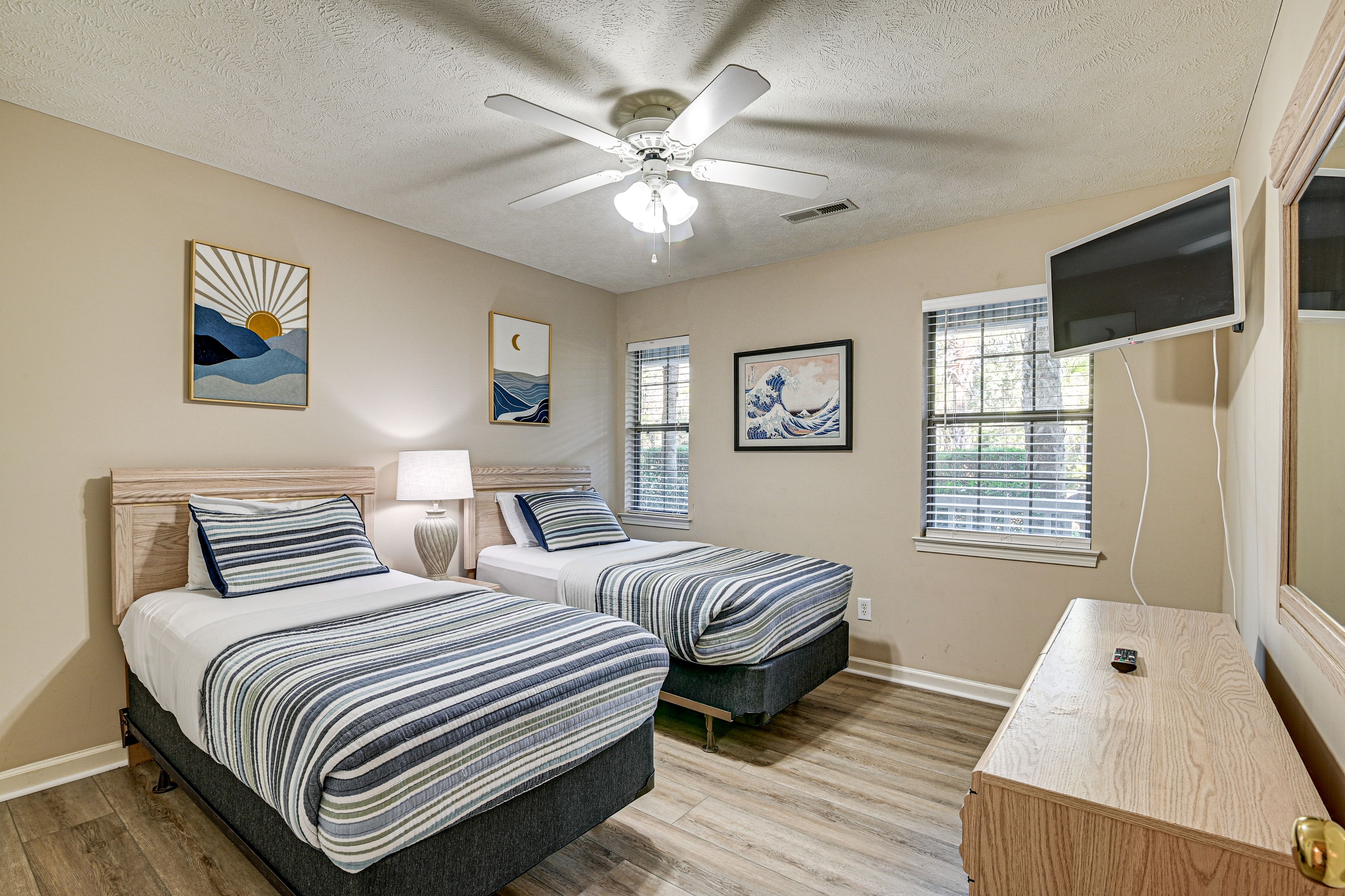 Bedroom 2 | 2 Twin Beds
