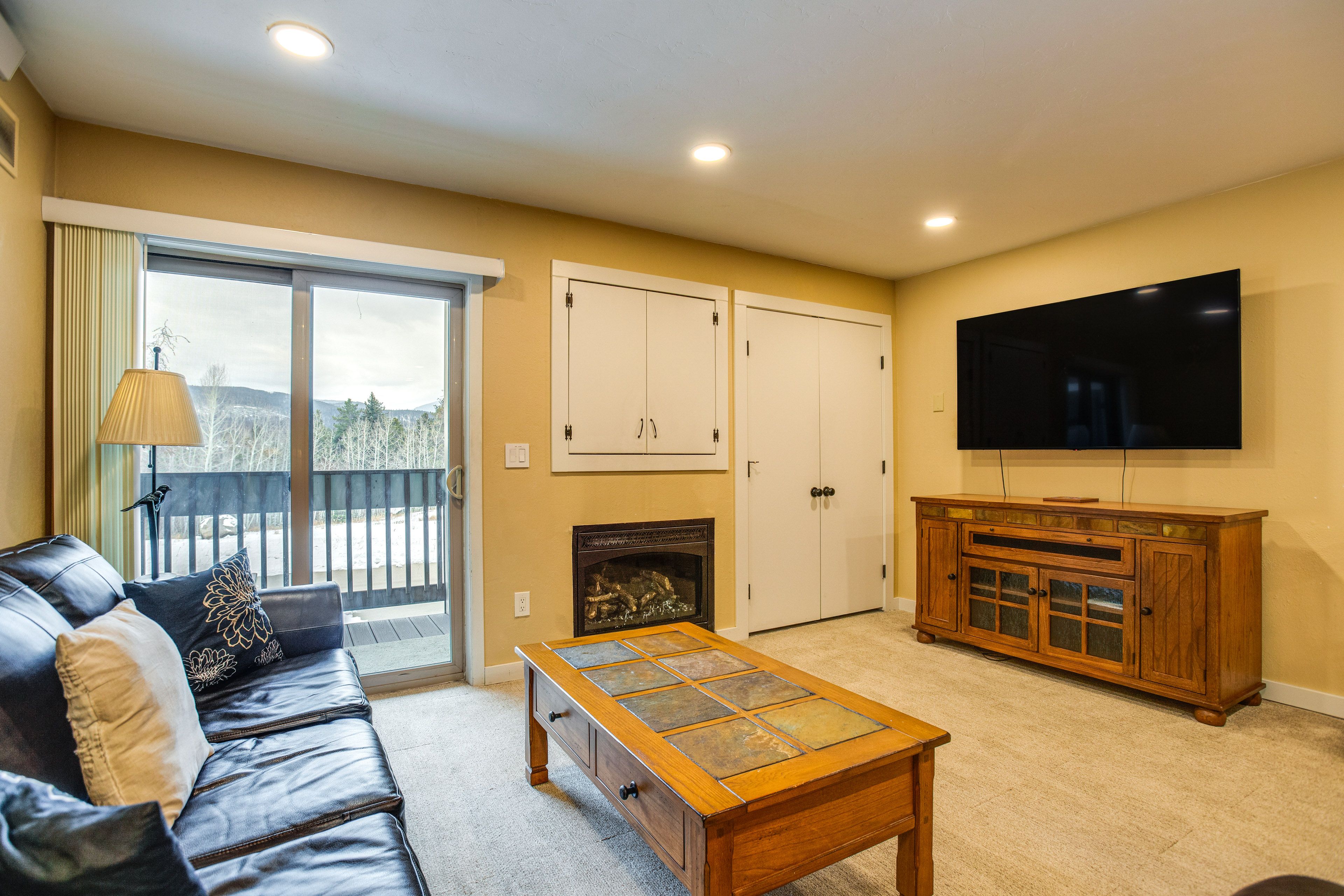 Living Room | Free WiFi | Central A/C & Heat | Gas Fireplace