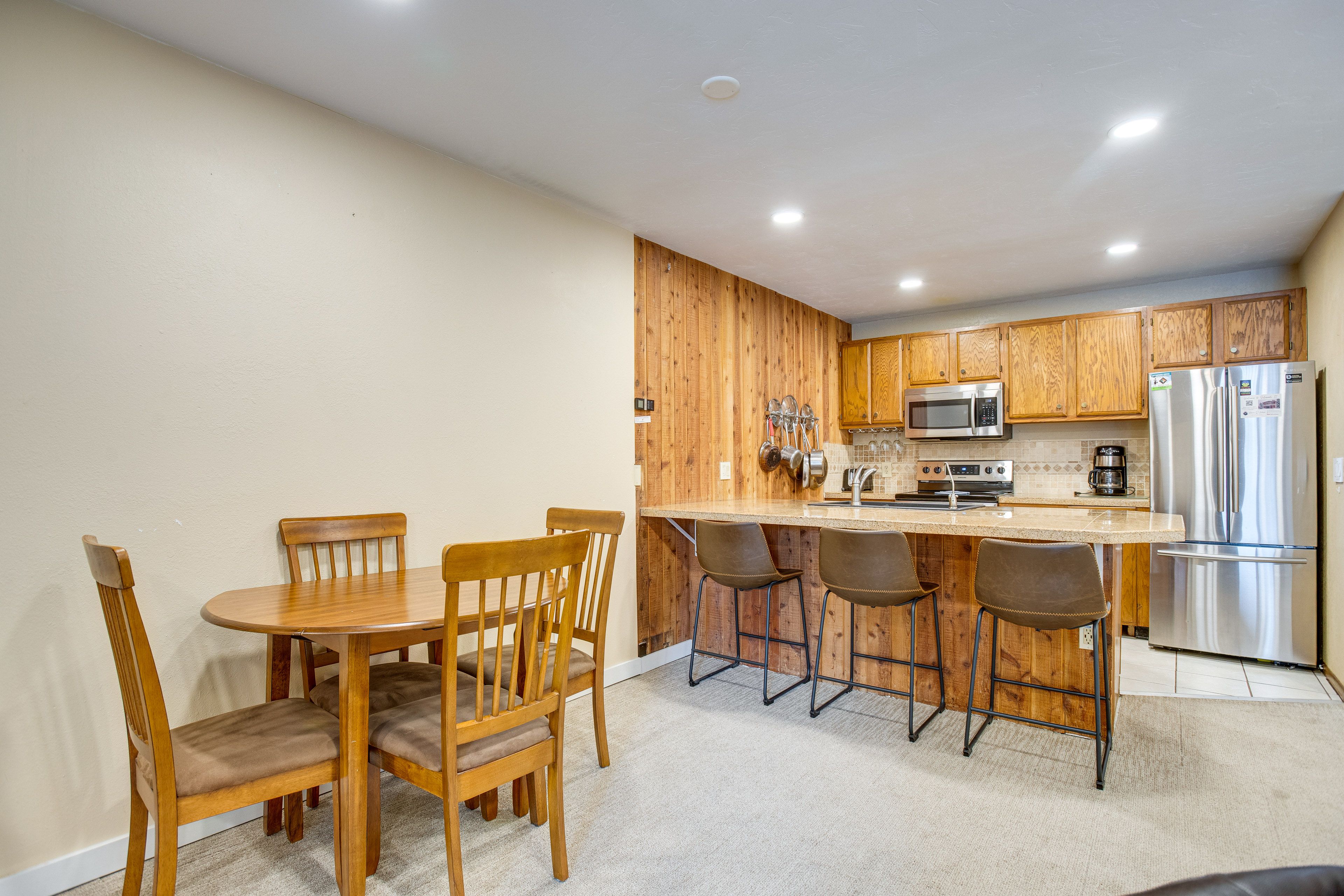 Dining Table | Breakfast Bar | Dishware & Flatware