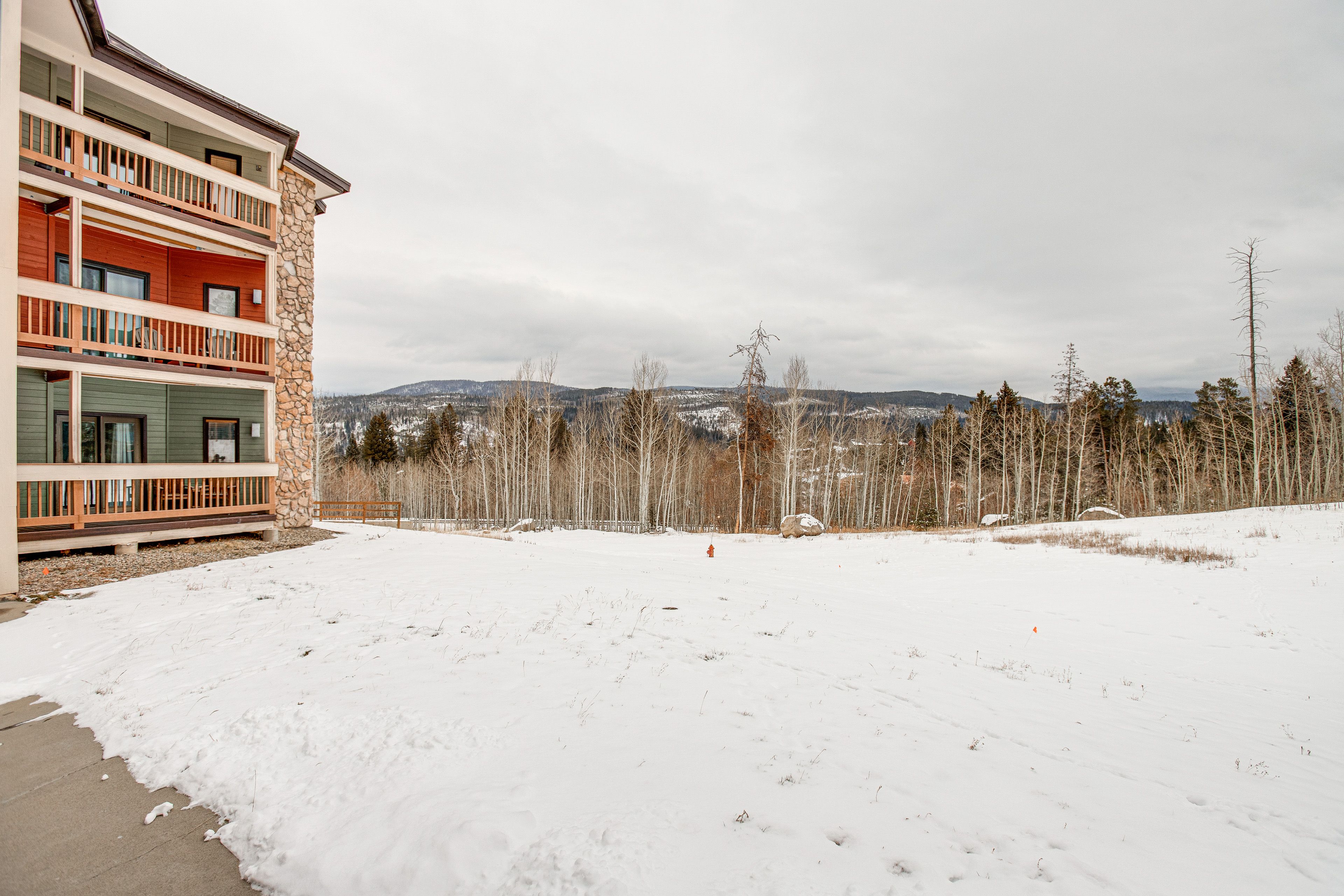 Building Exterior | Mountain Views