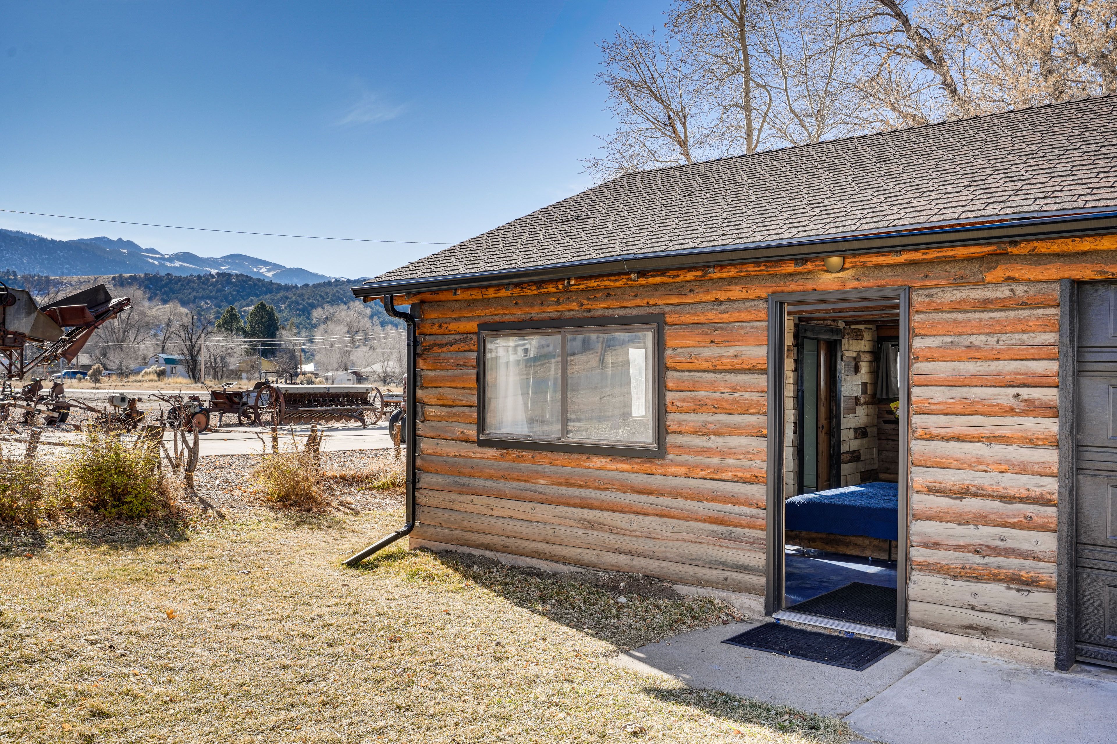 Studio Exterior | Fire Pit | Picnic Table