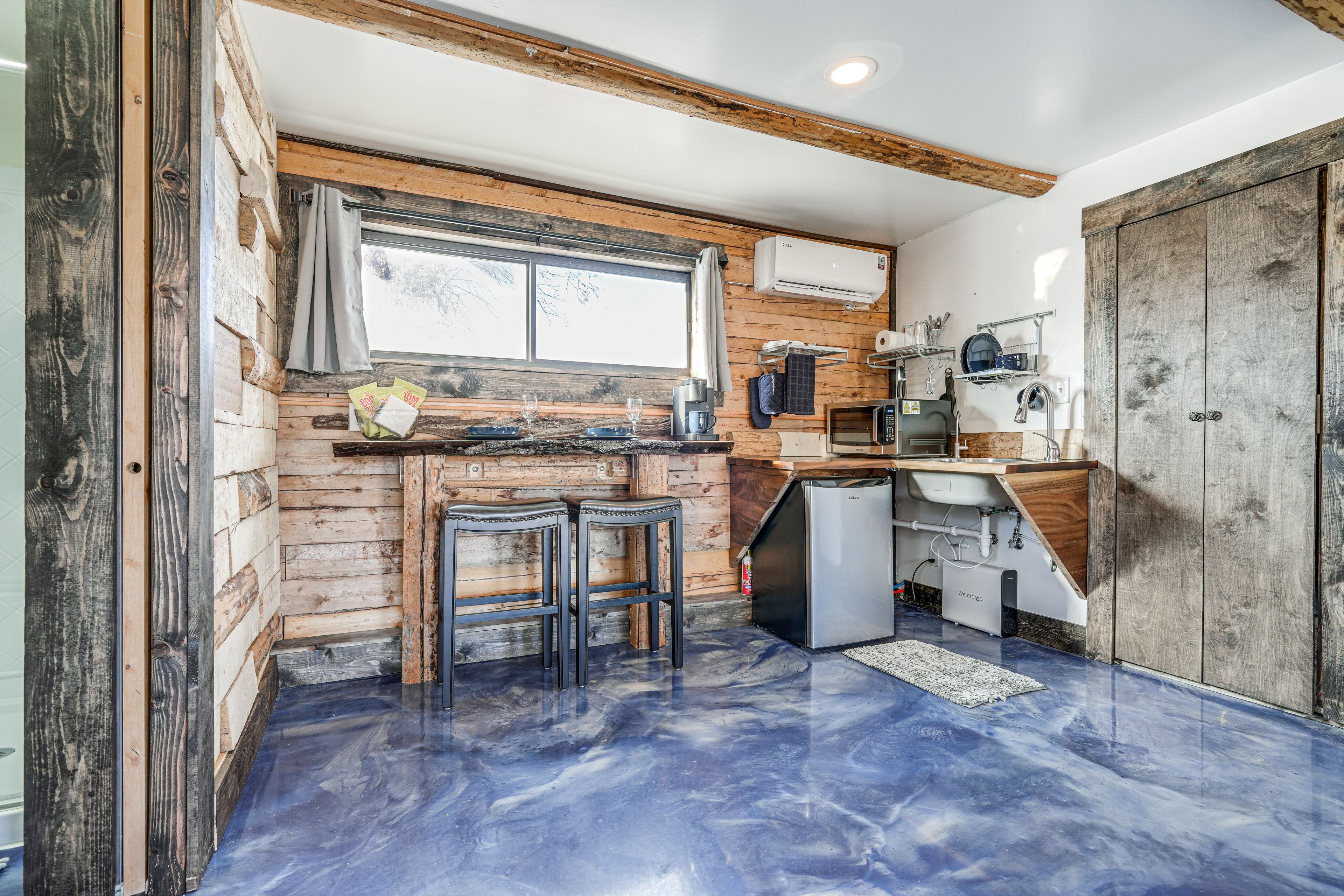 Kitchenette