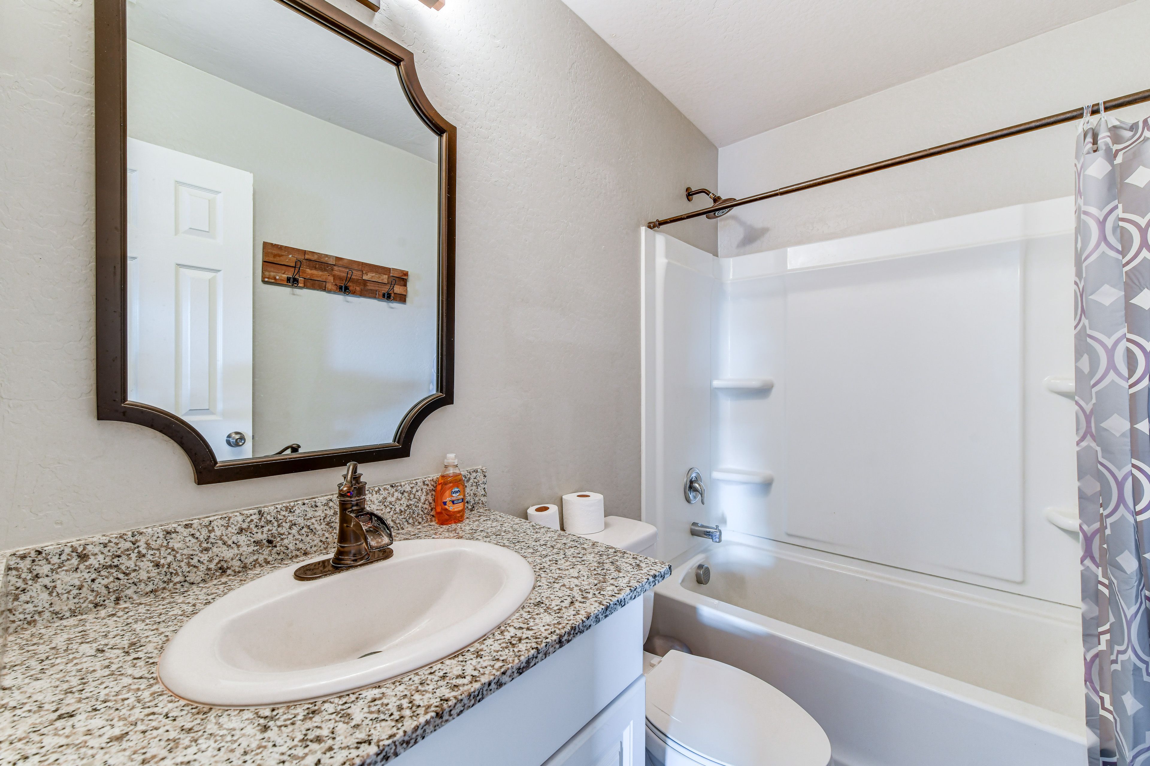 Bathroom | 2nd Floor