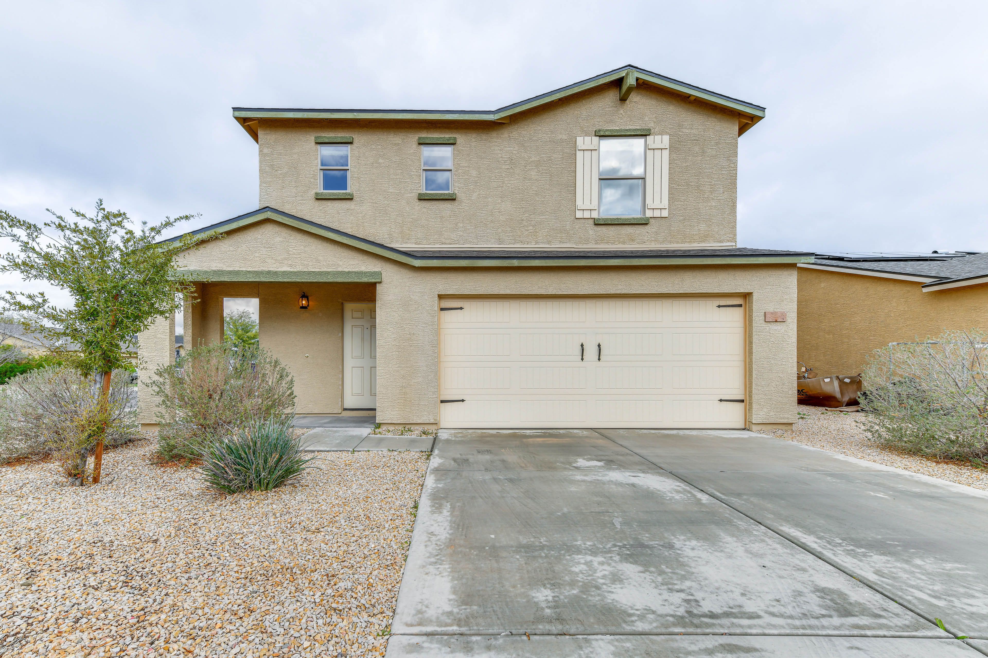 Parking | Garage (2 Vehicles) | Driveway (2 Vehicles) | Keyless Entry