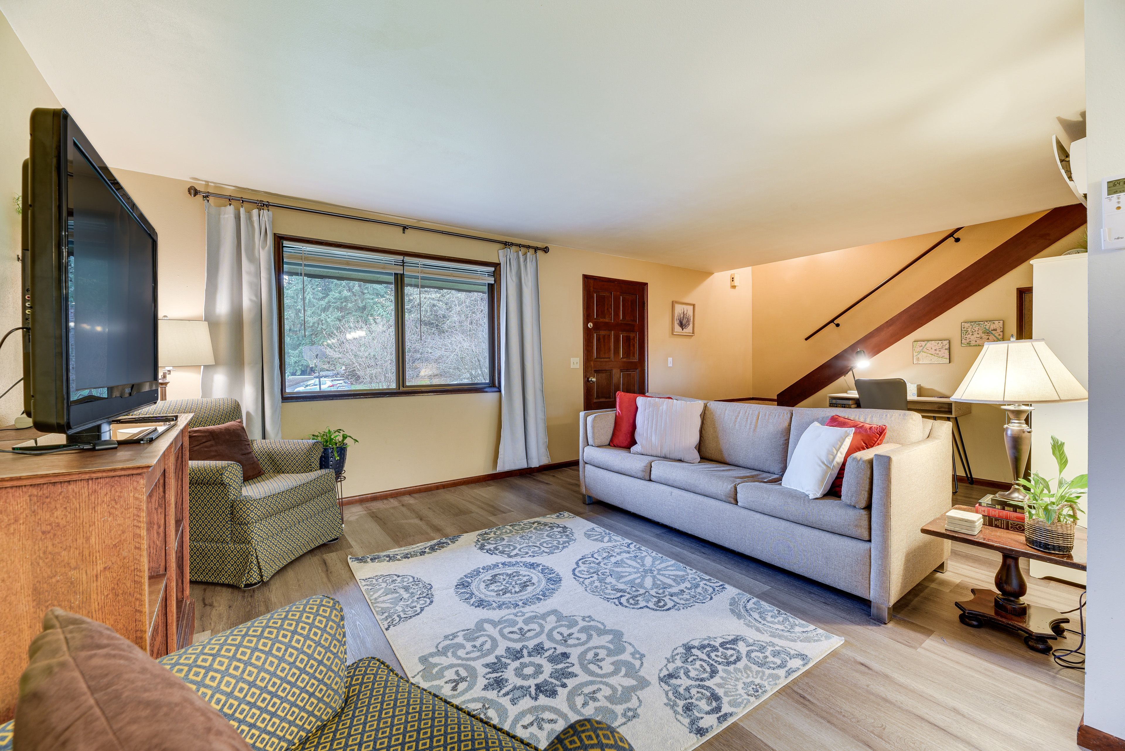Living Room | Sleeper Sofa | Roku Smart TV | Board Games