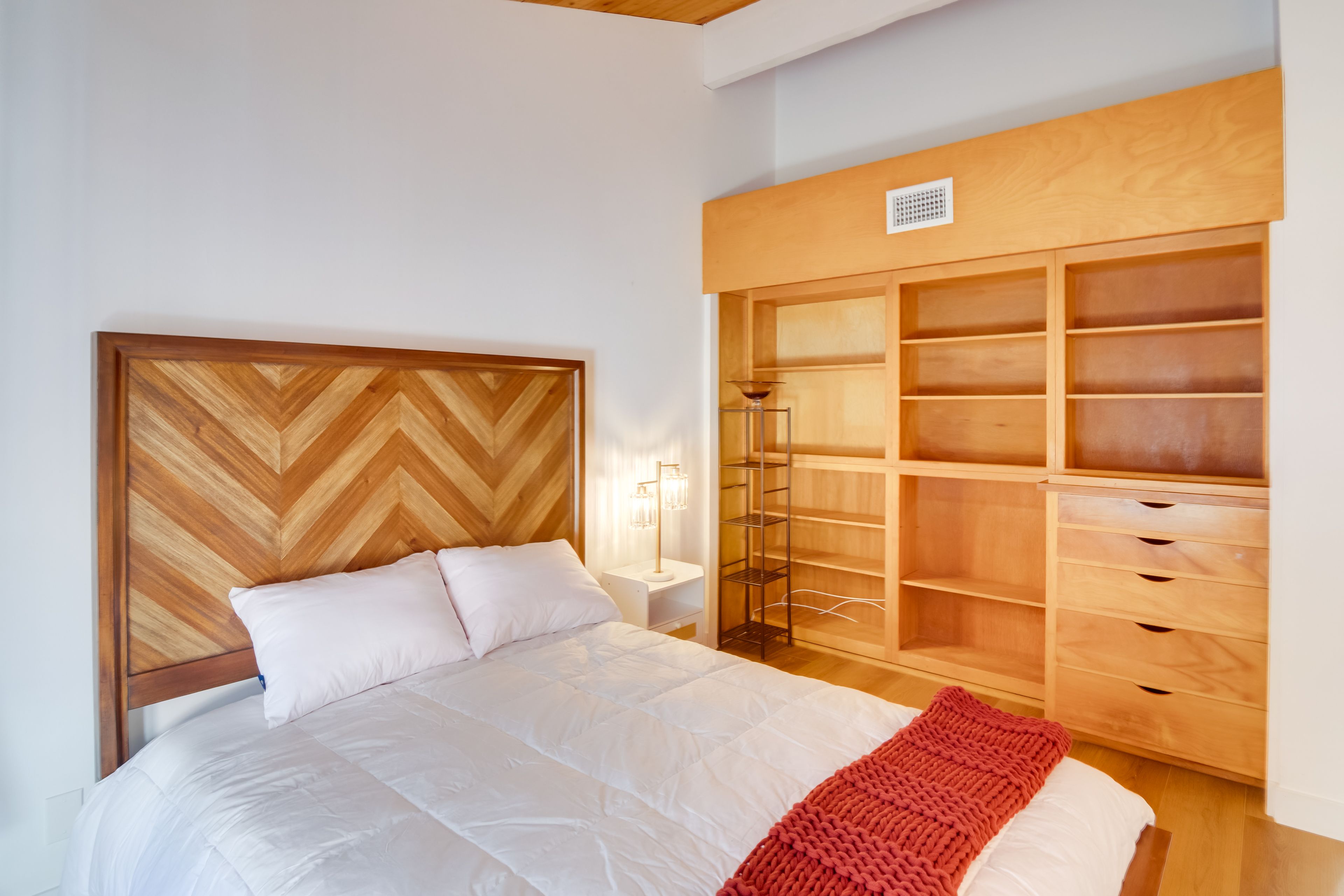 Bedroom 3 | Queen Bed