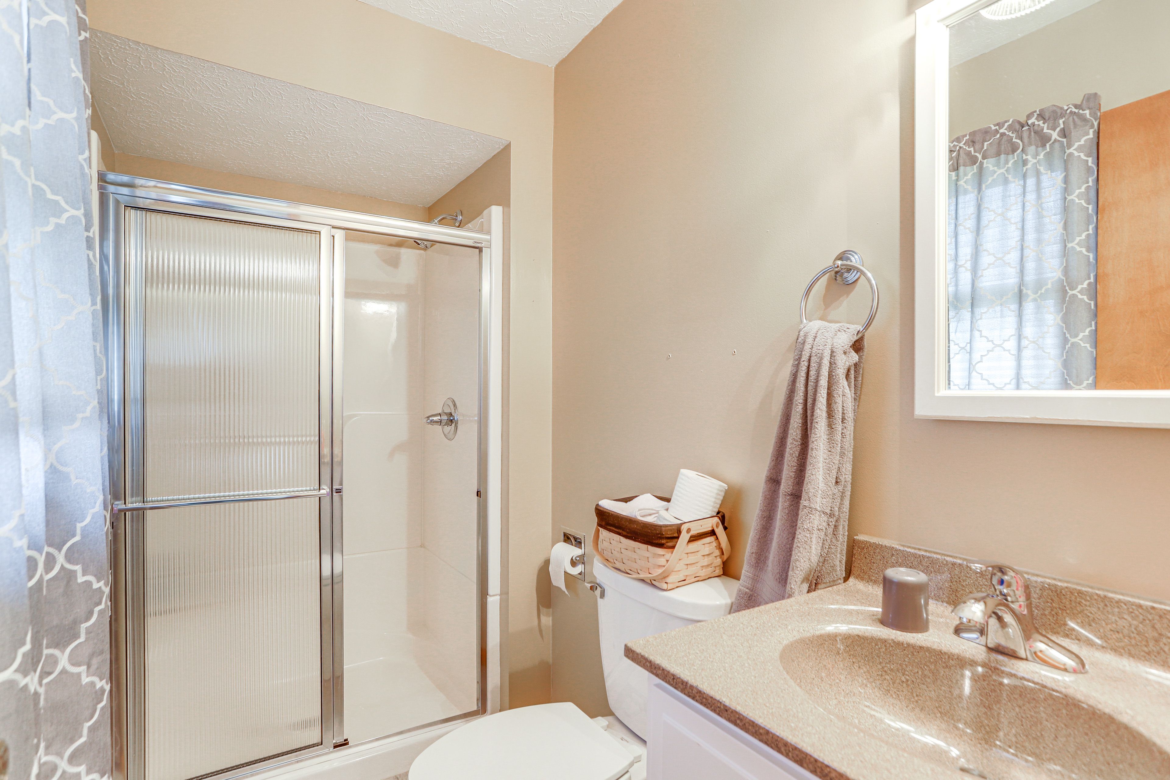 En-Suite Bathroom | Access via Bedroom 1 | Complimentary Toiletries | Hair Dryer