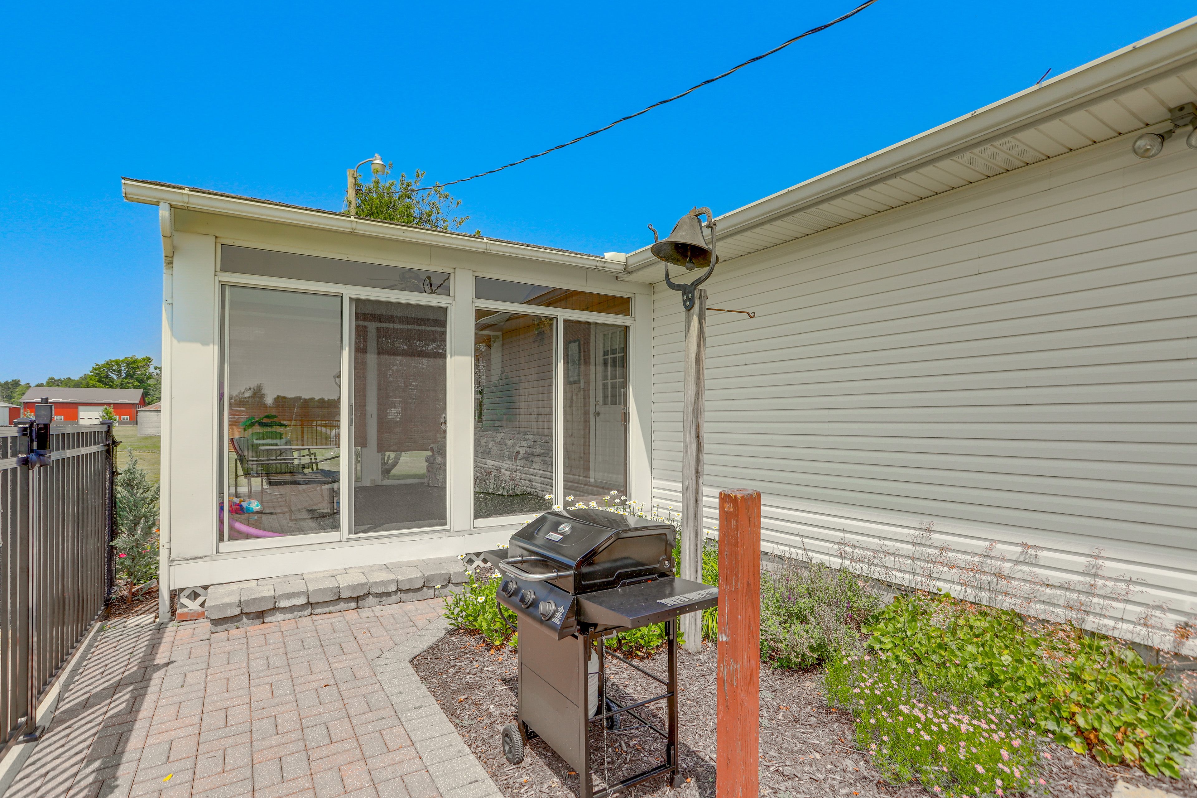 Patio | Gas Grill | Outdoor Dining Area