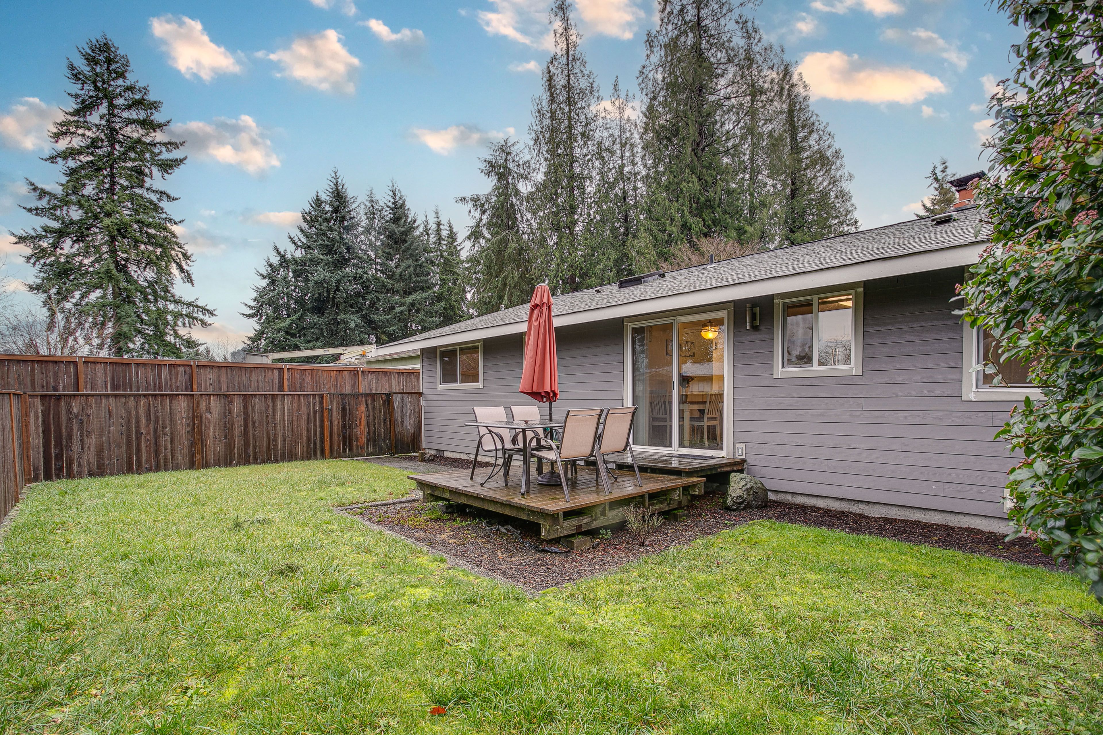 Puyallup Vacation Rental | 3BR | 2BA | 1,200 Sq Ft | Steps Required