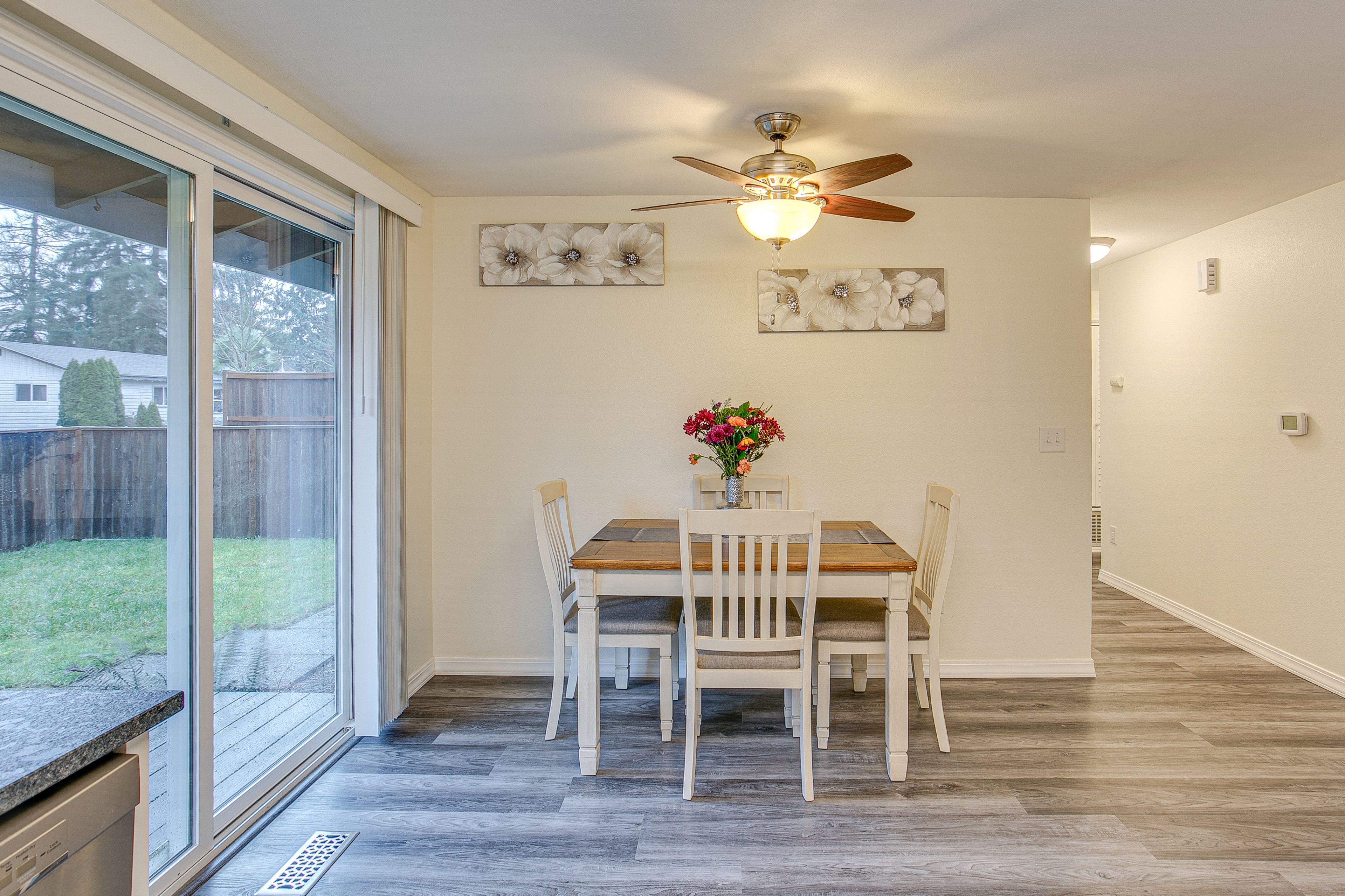 Dining Area | Dishware & Flatware Provided
