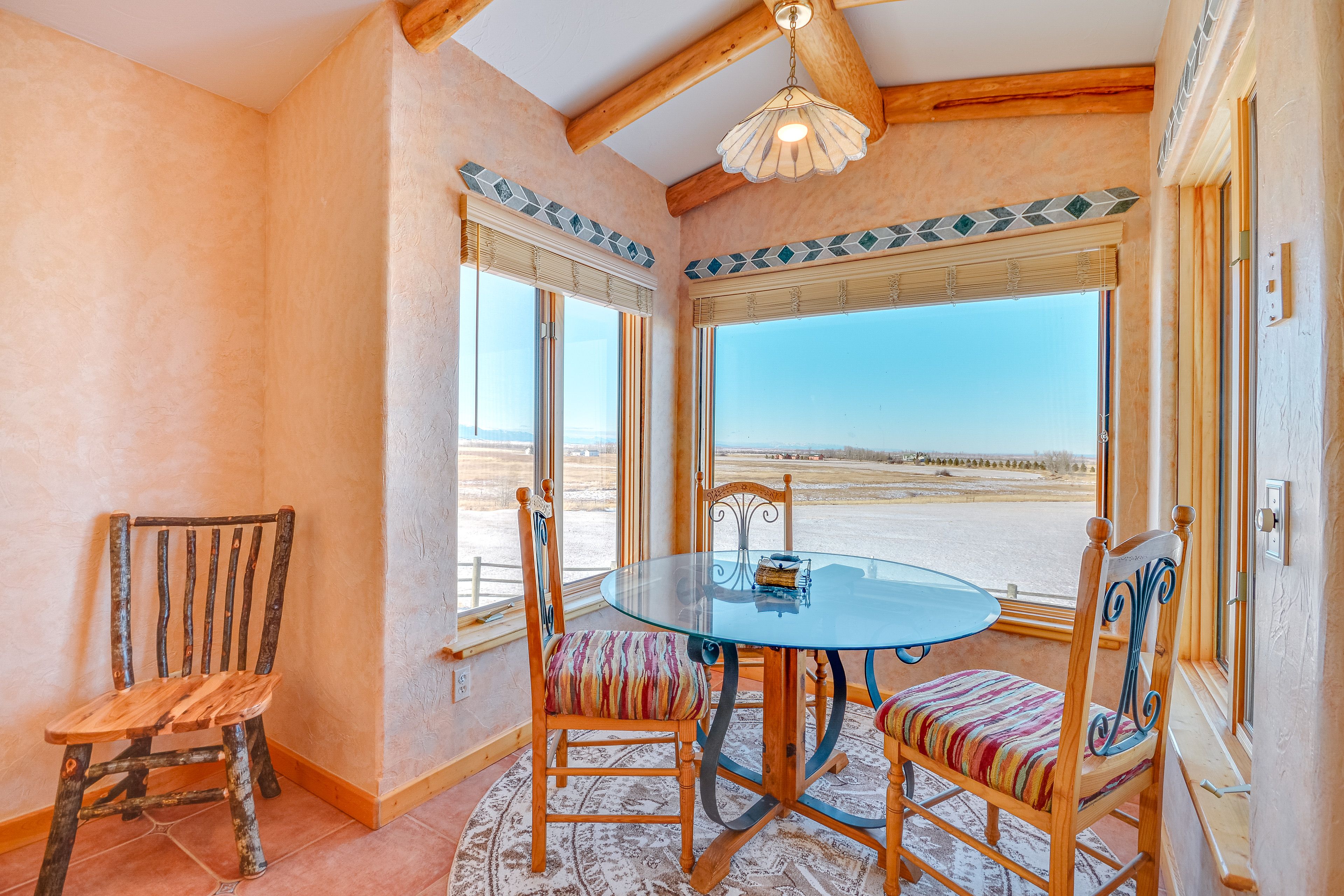 Breakfast Nook | Main Level