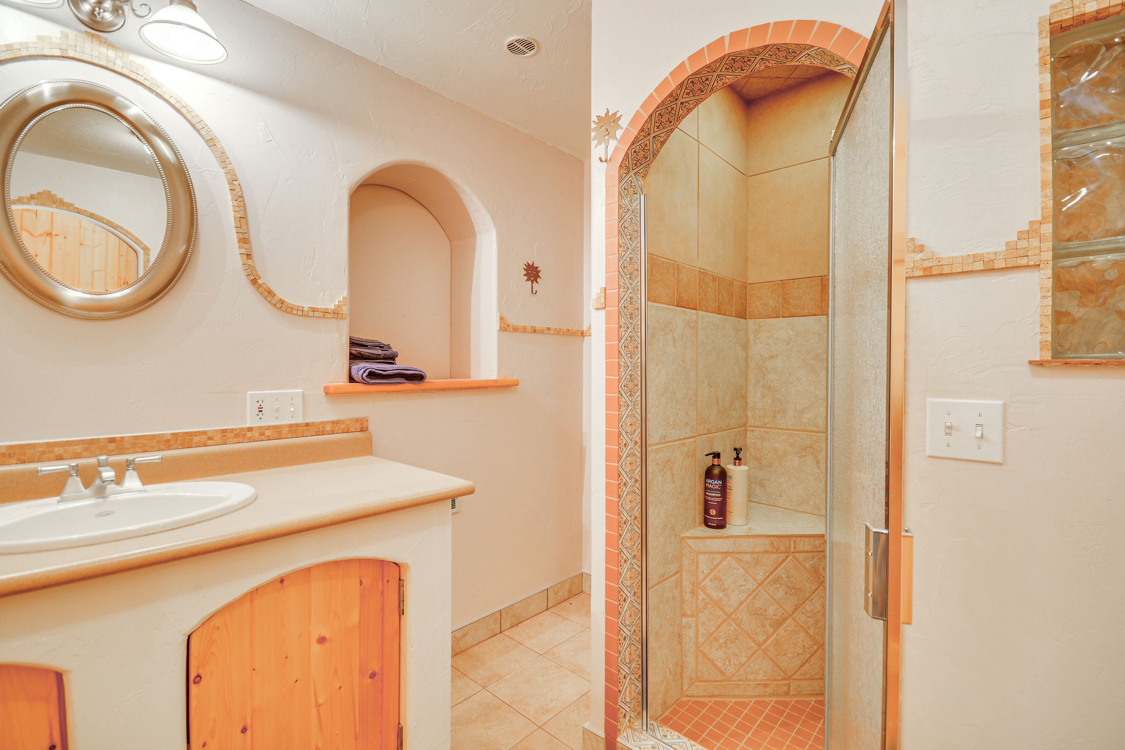 Full Bathroom | Lower Level | Complimentary Toiletries