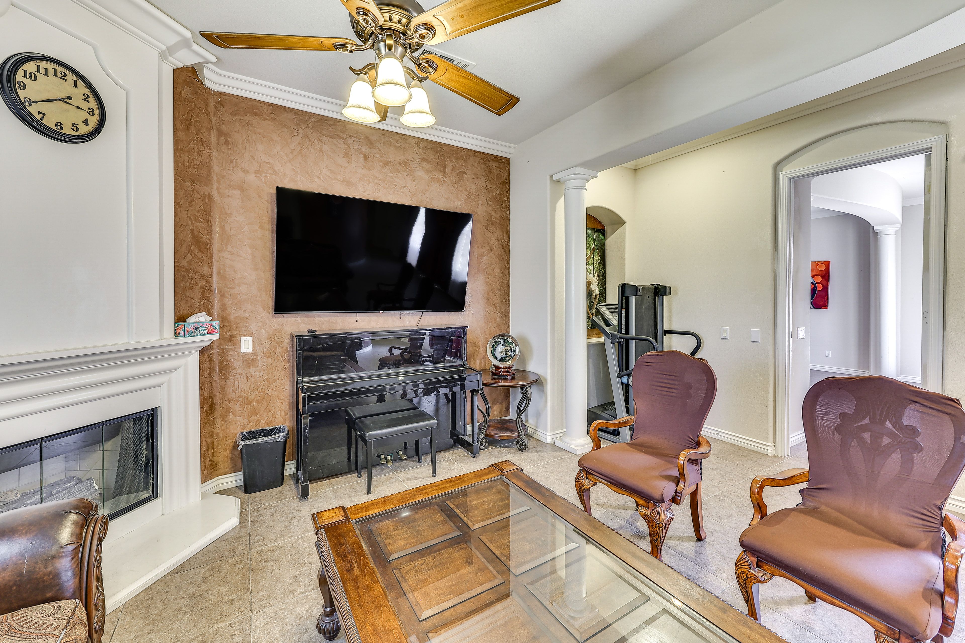 Living Room | Free WiFi  | Indoor Fireplace | Single-Story Unit