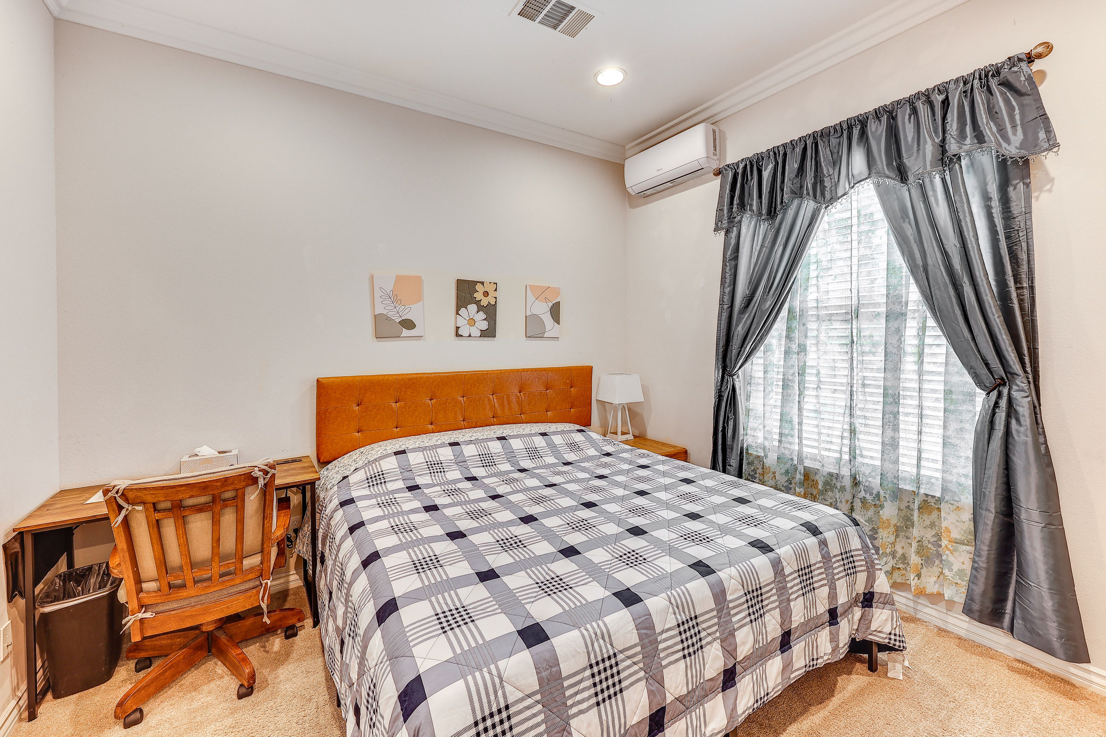 Bedroom 2 | King Bed