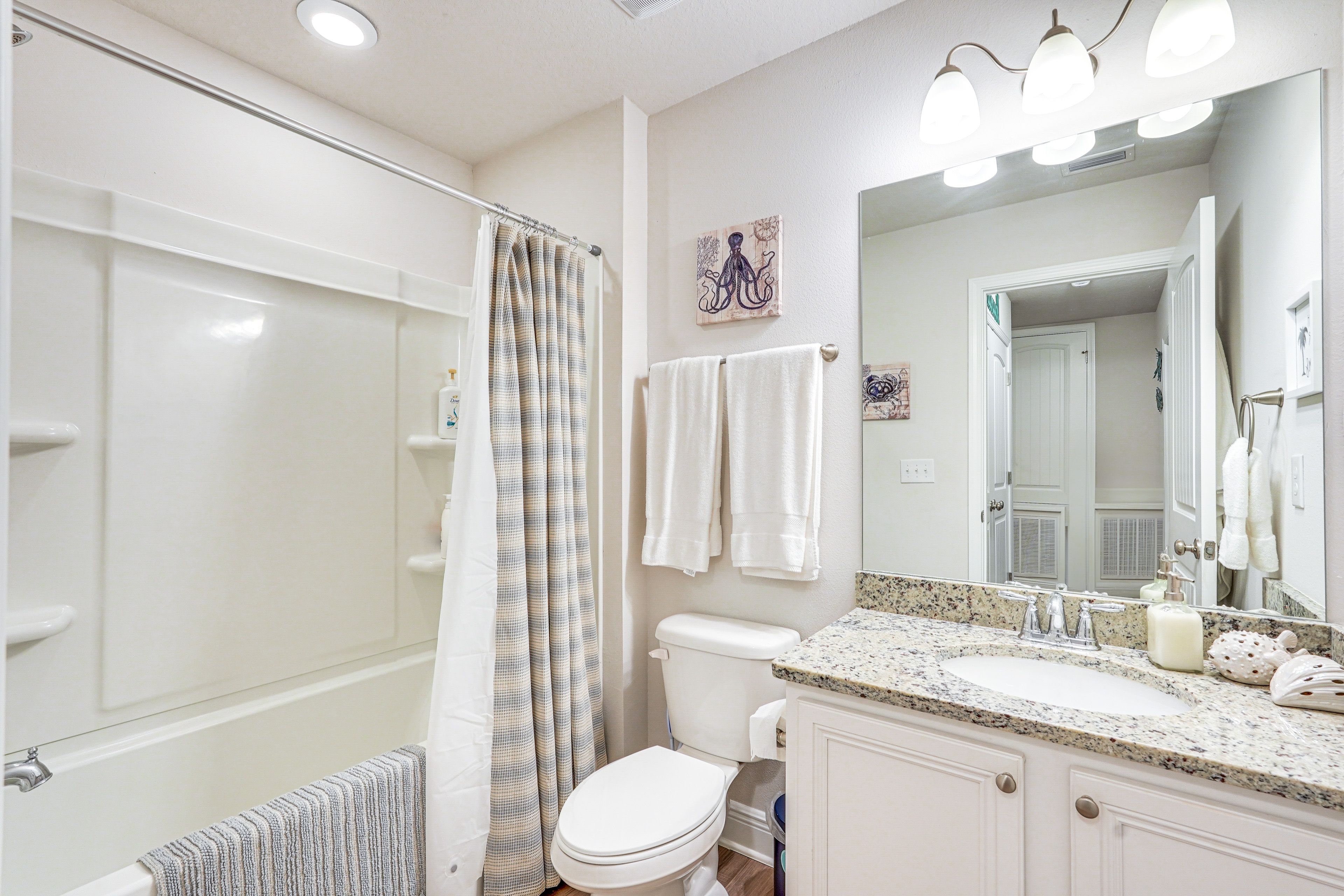 Full Bath | Complimentary Toiletries
