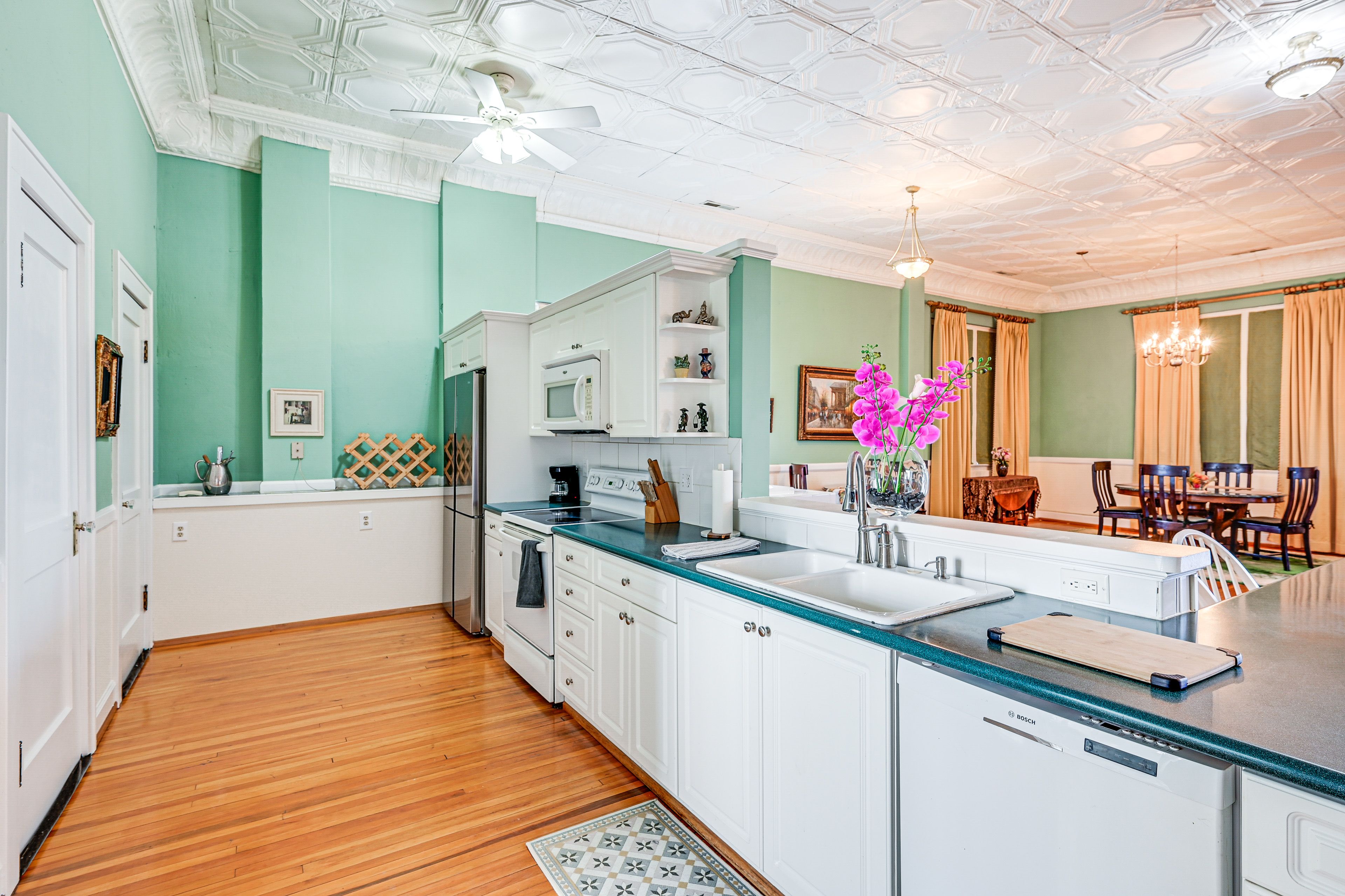 Kitchen | Drip Coffee Maker | Cooking Basics | Dishware & Flatware Provided