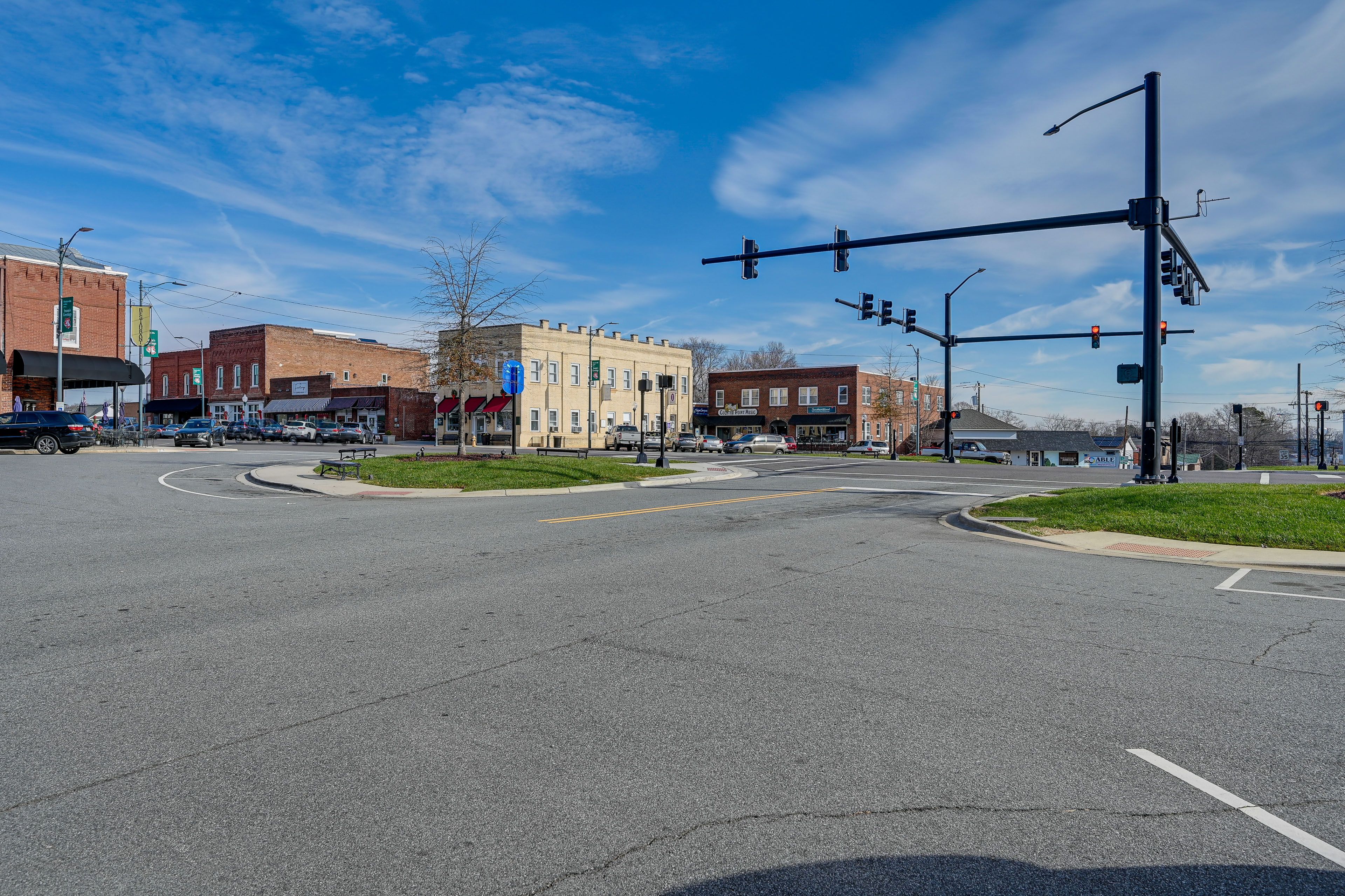 Historic Downtown Mocksville | Walk to Local Restaurants & Shops