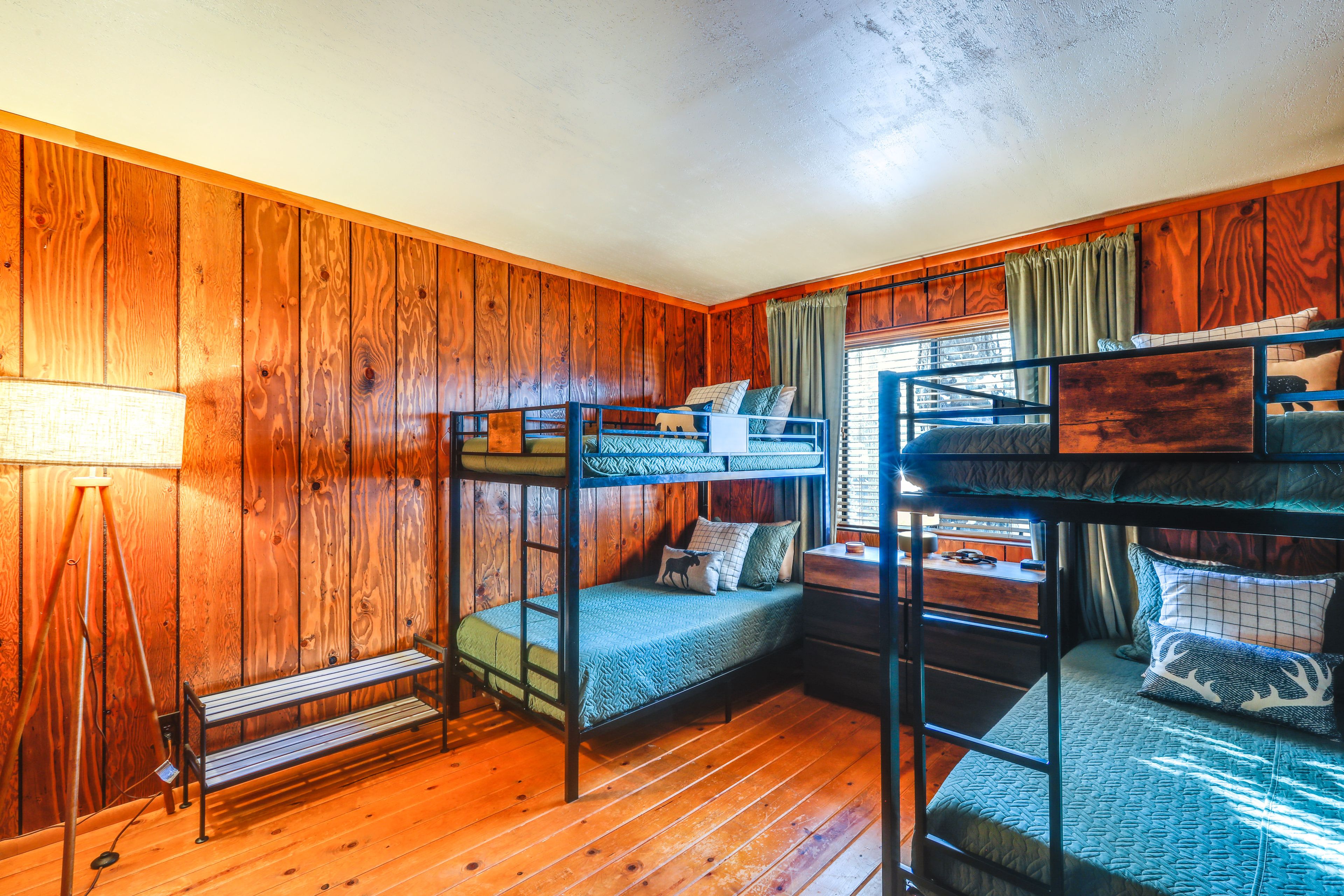 Bedroom 2 | 2 Twin Bunk Beds | 1st Level