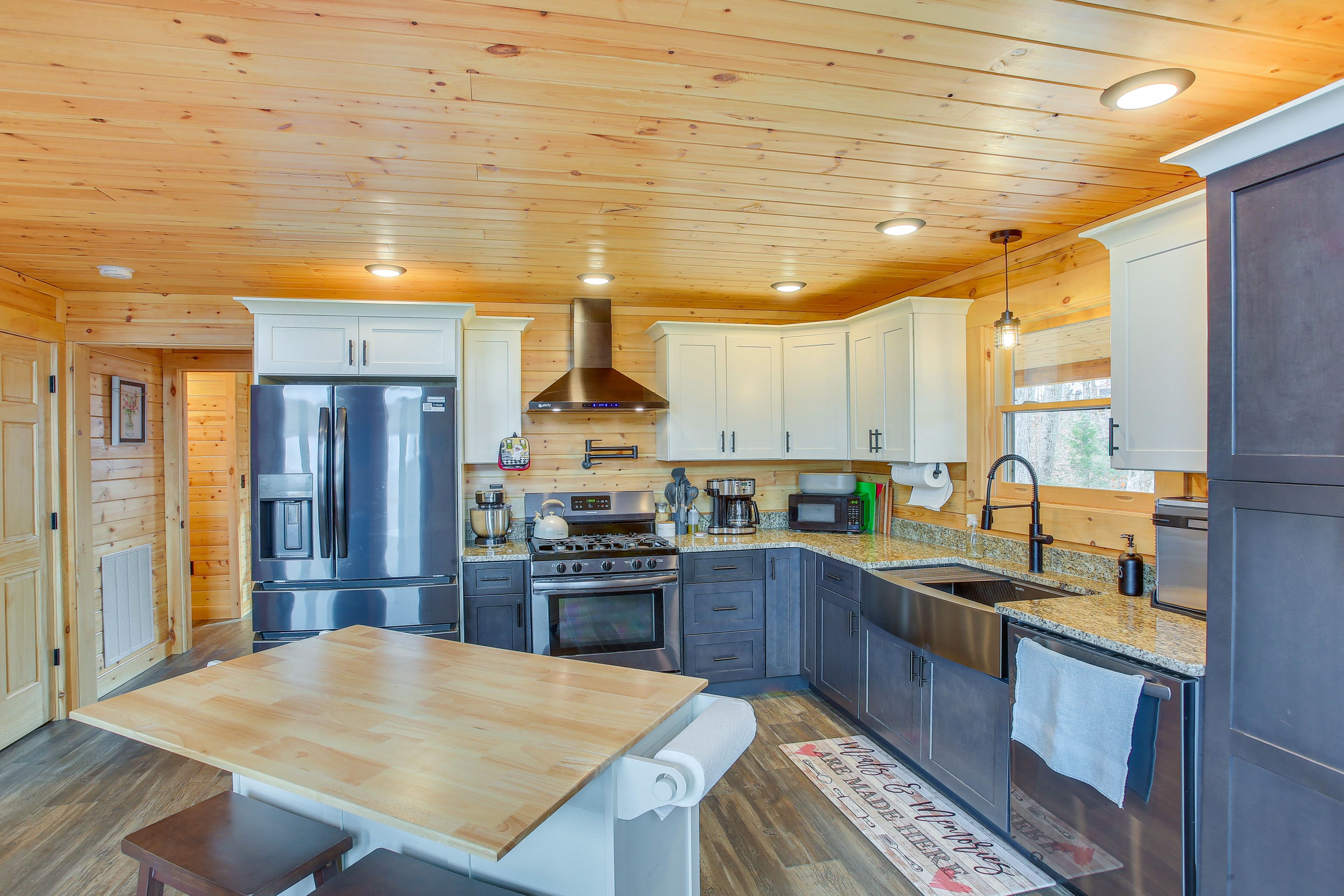 Kitchen | 1st Floor | Drip Coffee Pot | Stand Mixer | Dishwasher