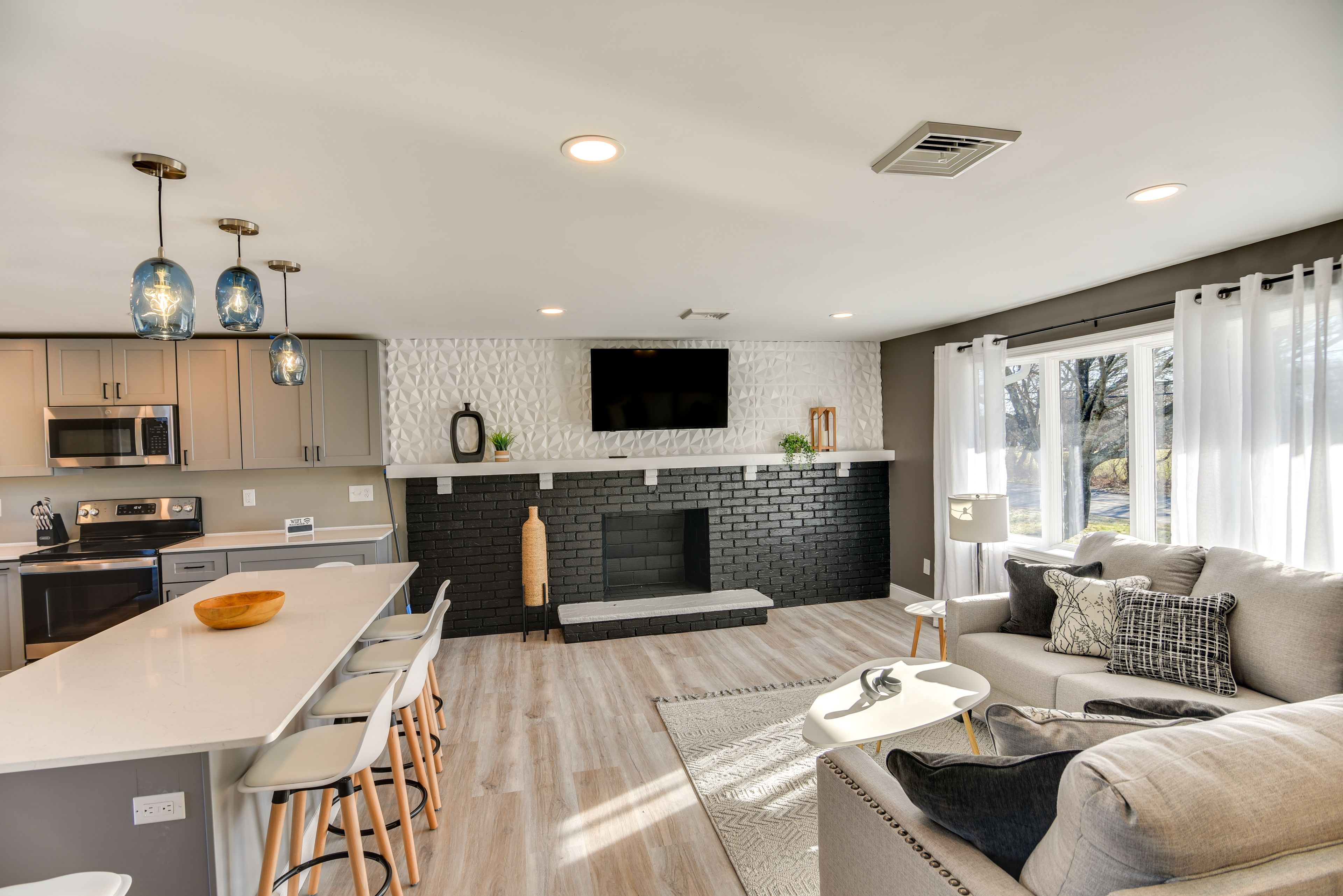 Living Room | 1st Floor | Smart TV
