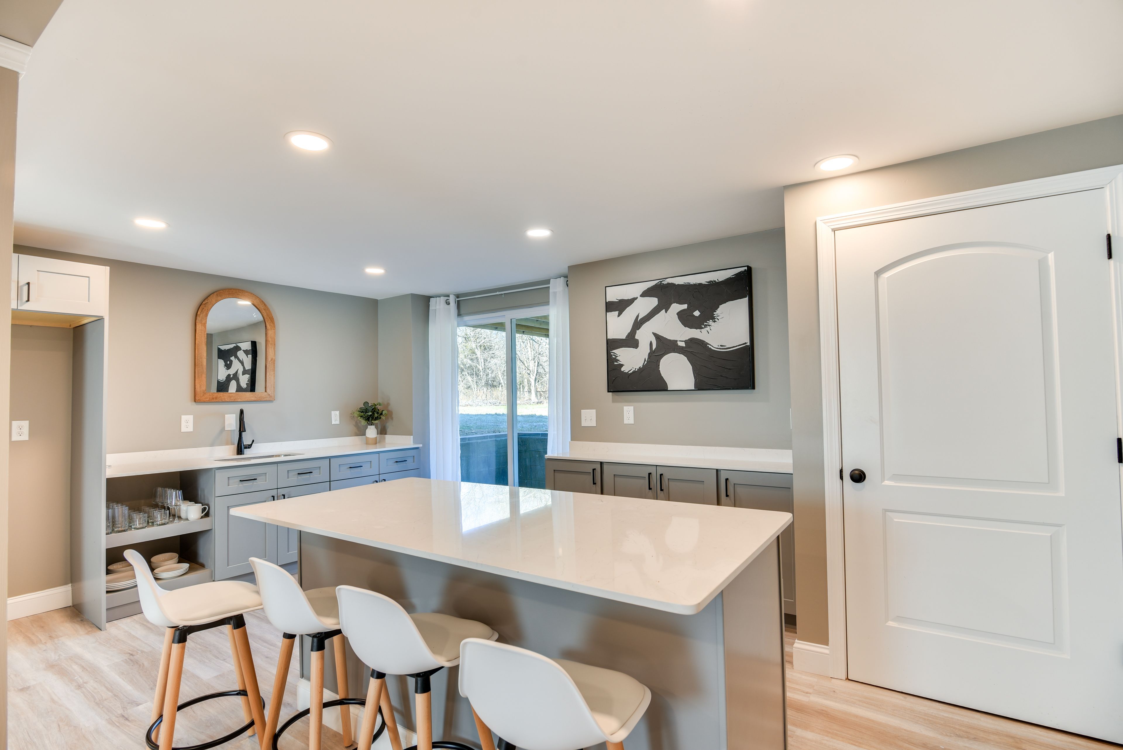 Basement Wet Bar & Dining Area