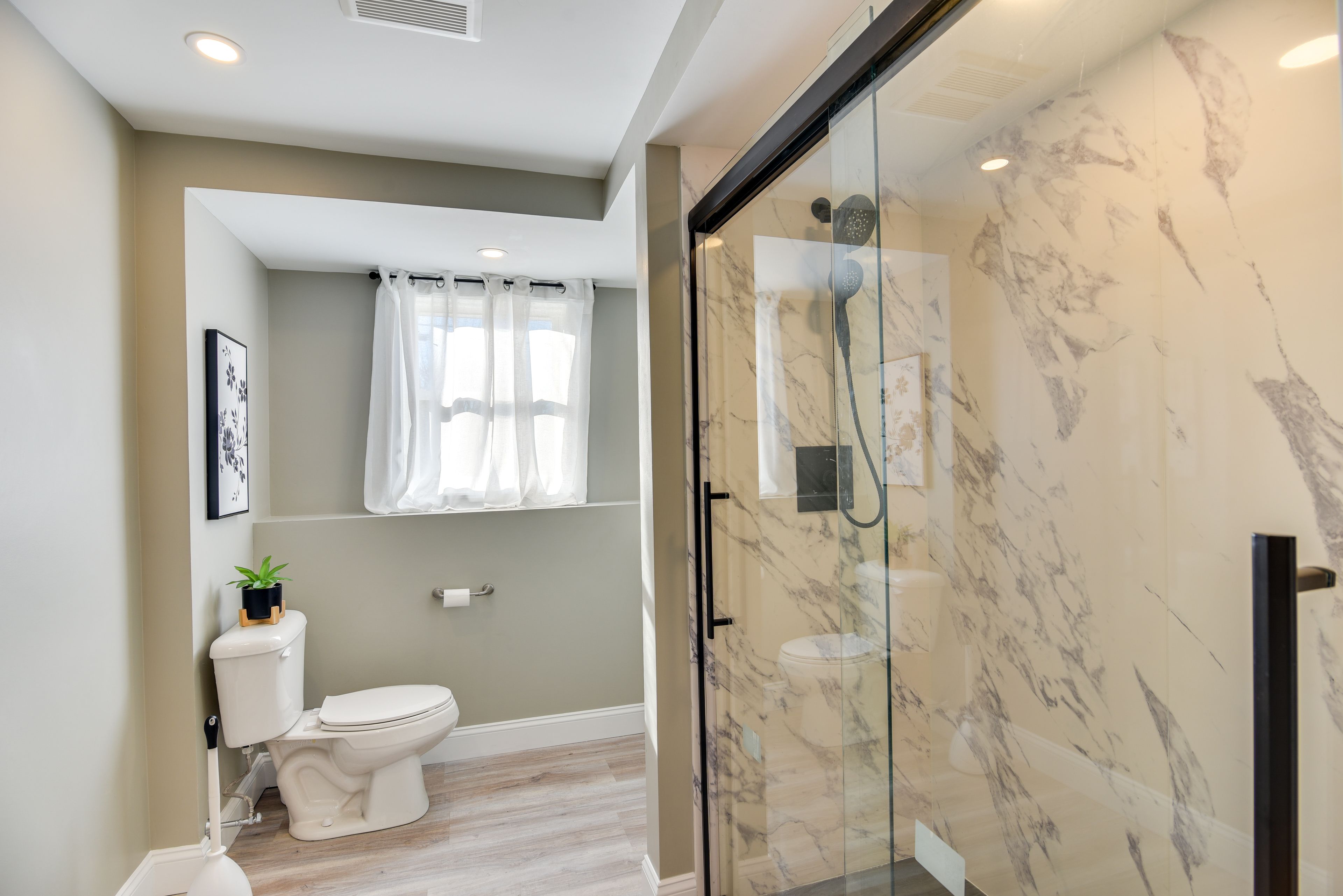Full Bathroom | Basement