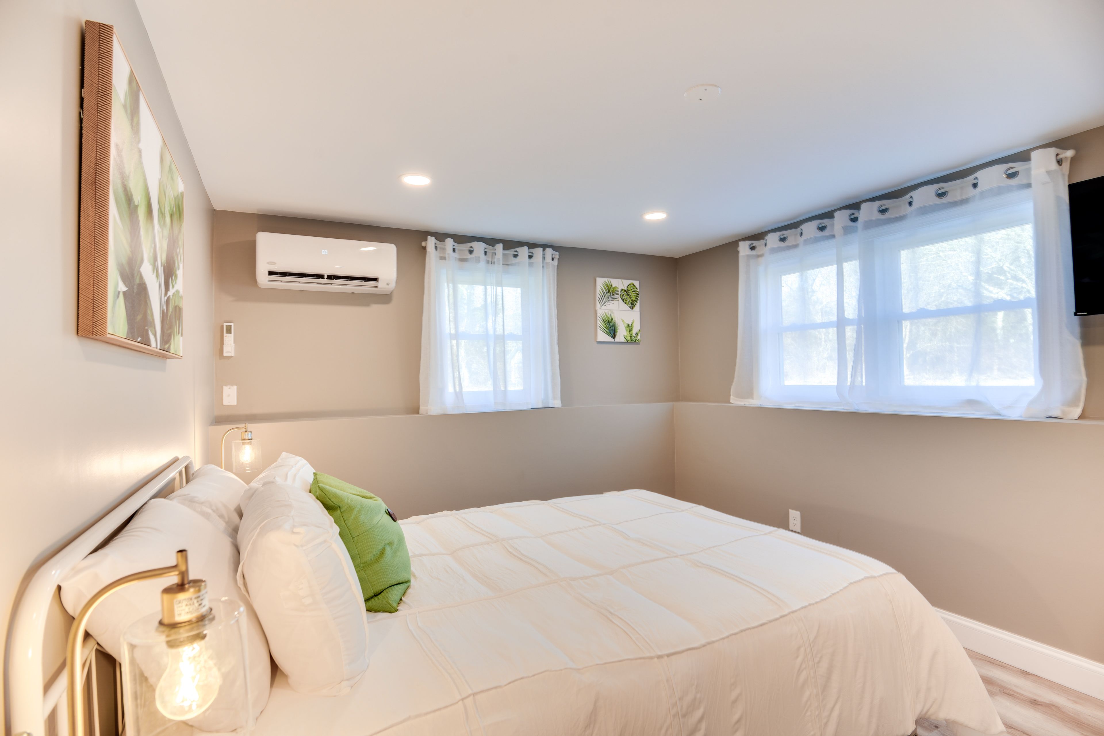 Bedroom 4 | Queen Bed | Basement