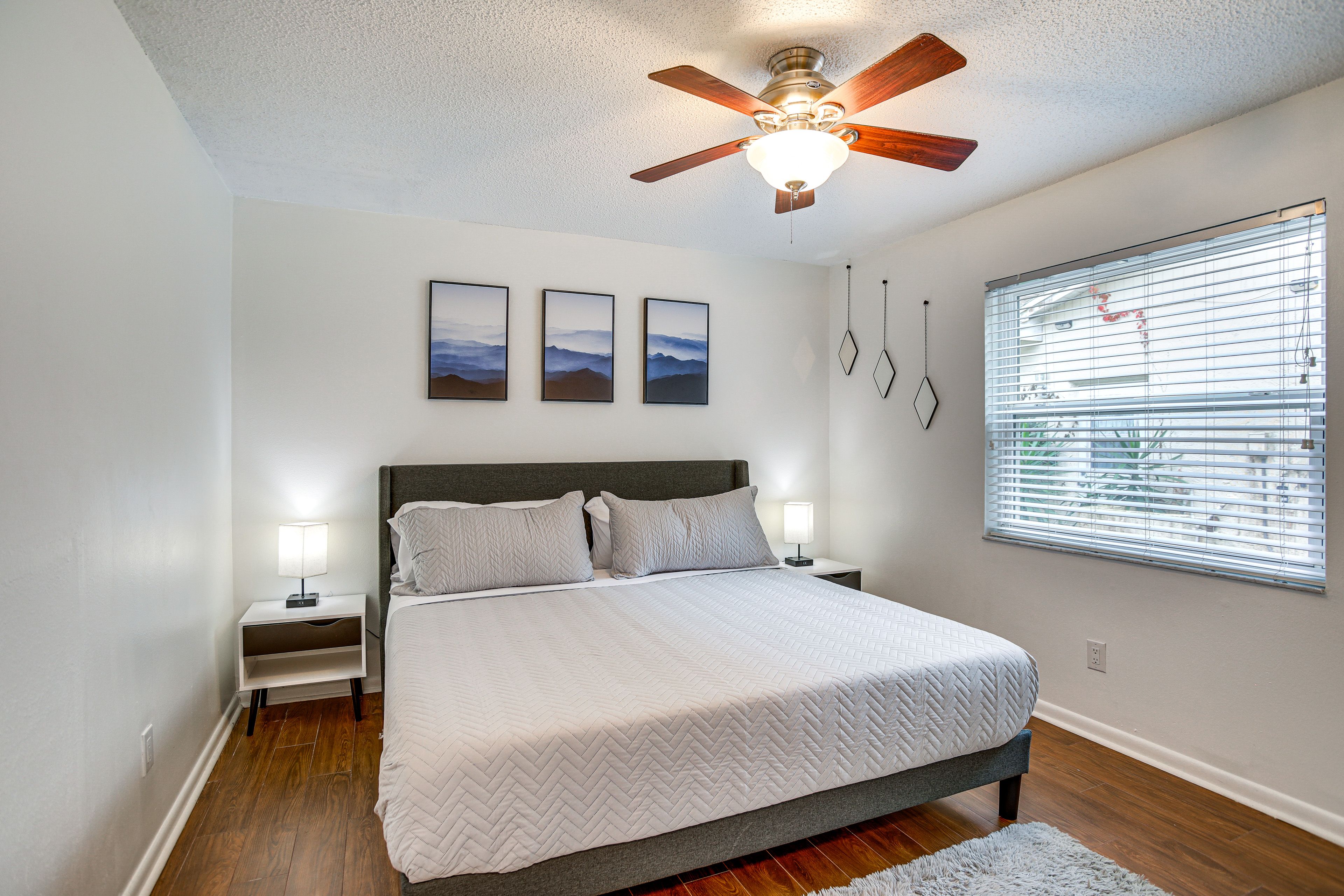 Bedroom 2 | Queen Bed
