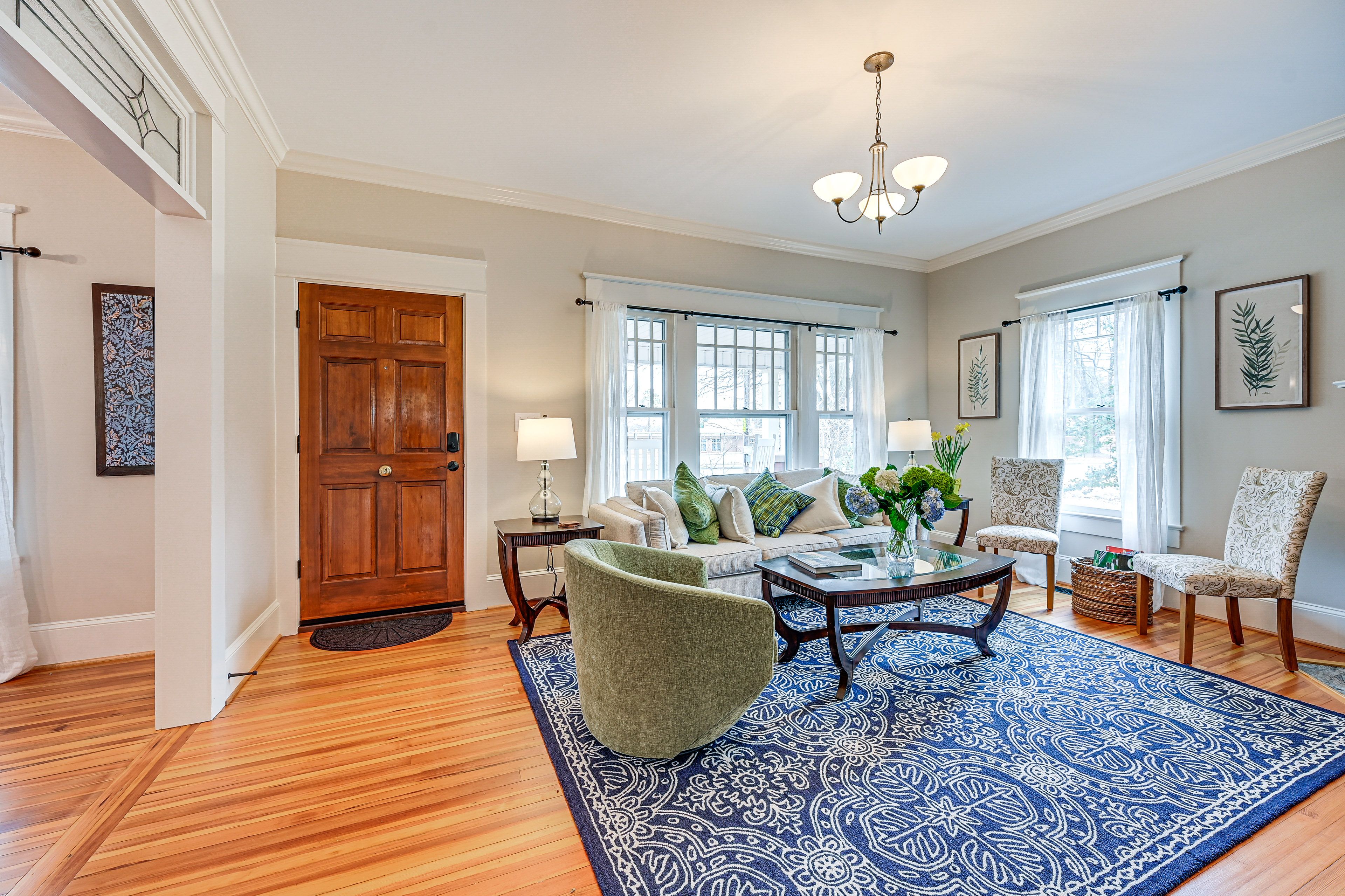 Living Room | Smart TV | Free WiFi | Board Games & Books | 1st Floor