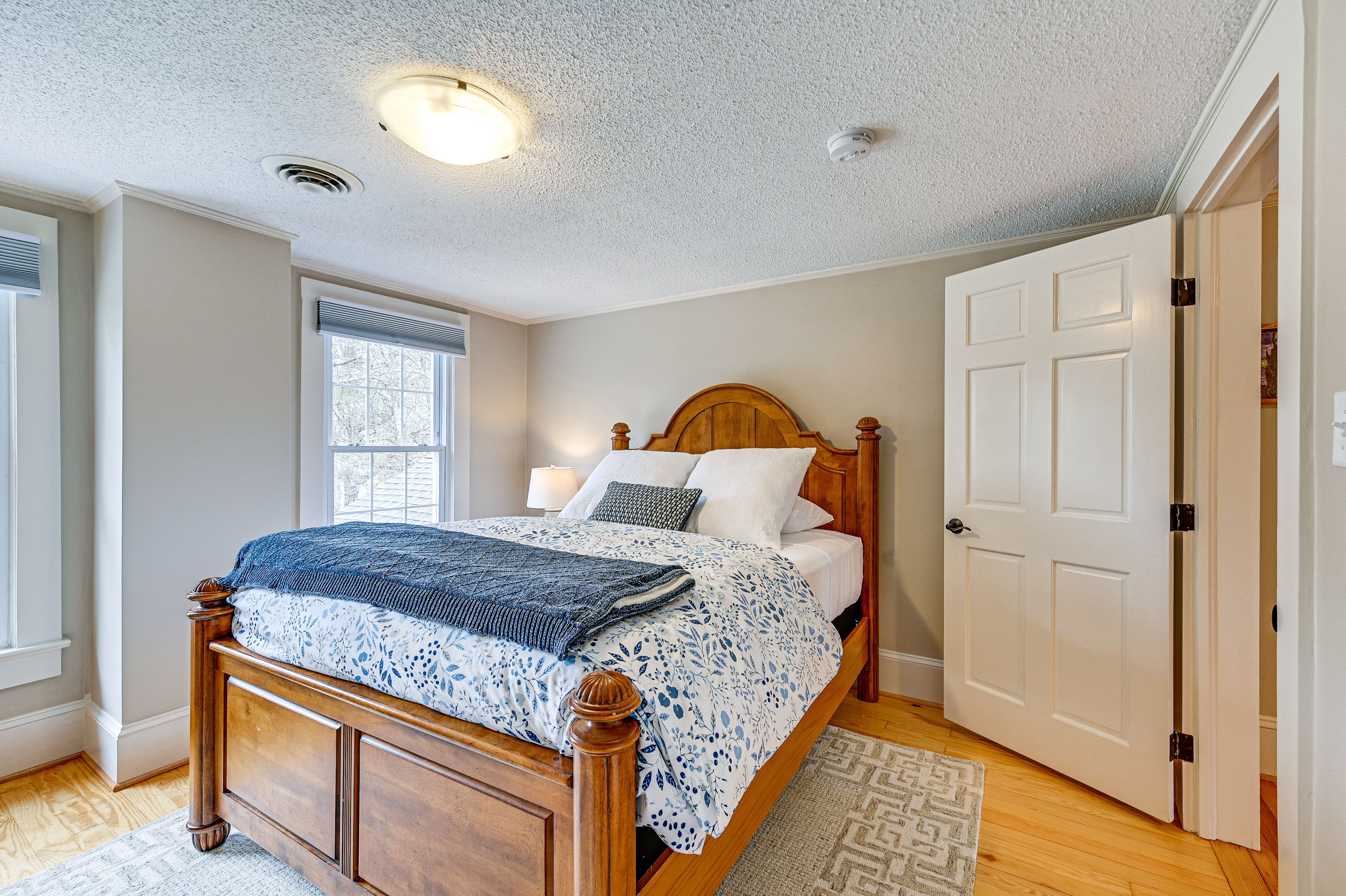 Bedroom 2 | Queen Bed | Central Heating & A/C | 2nd Floor
