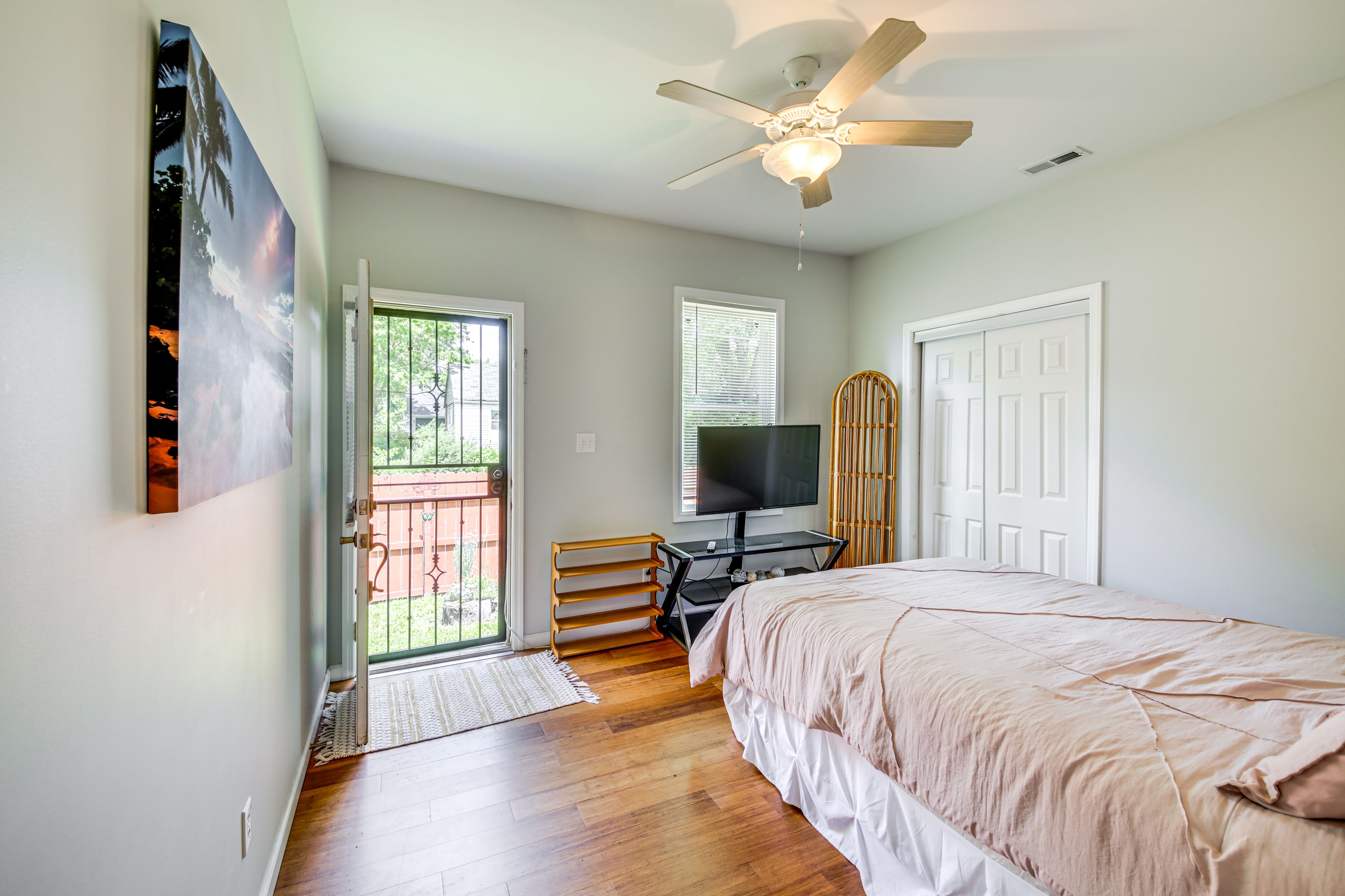 Bedroom 2 | Queen Bed