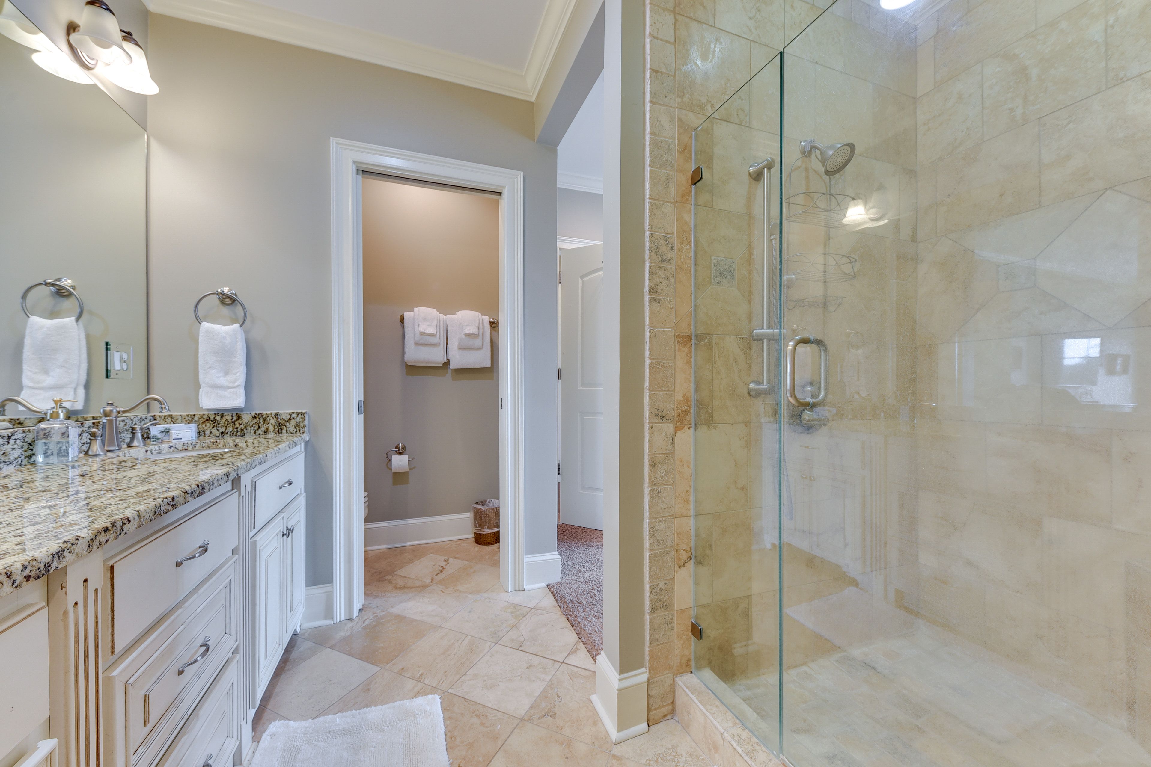 En-Suite Bathroom | Walk-In Shower | Complimentary Toiletries | 3rd Floor