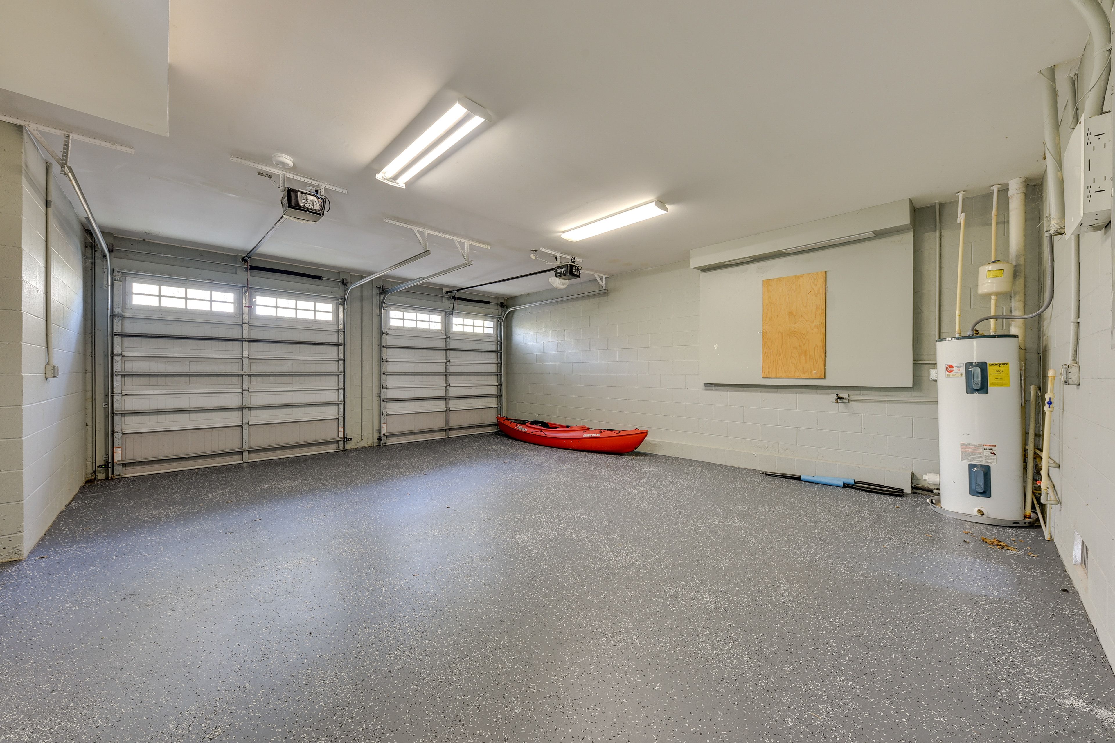 Parking | Garage (2 Vehicles) | Elevator Access