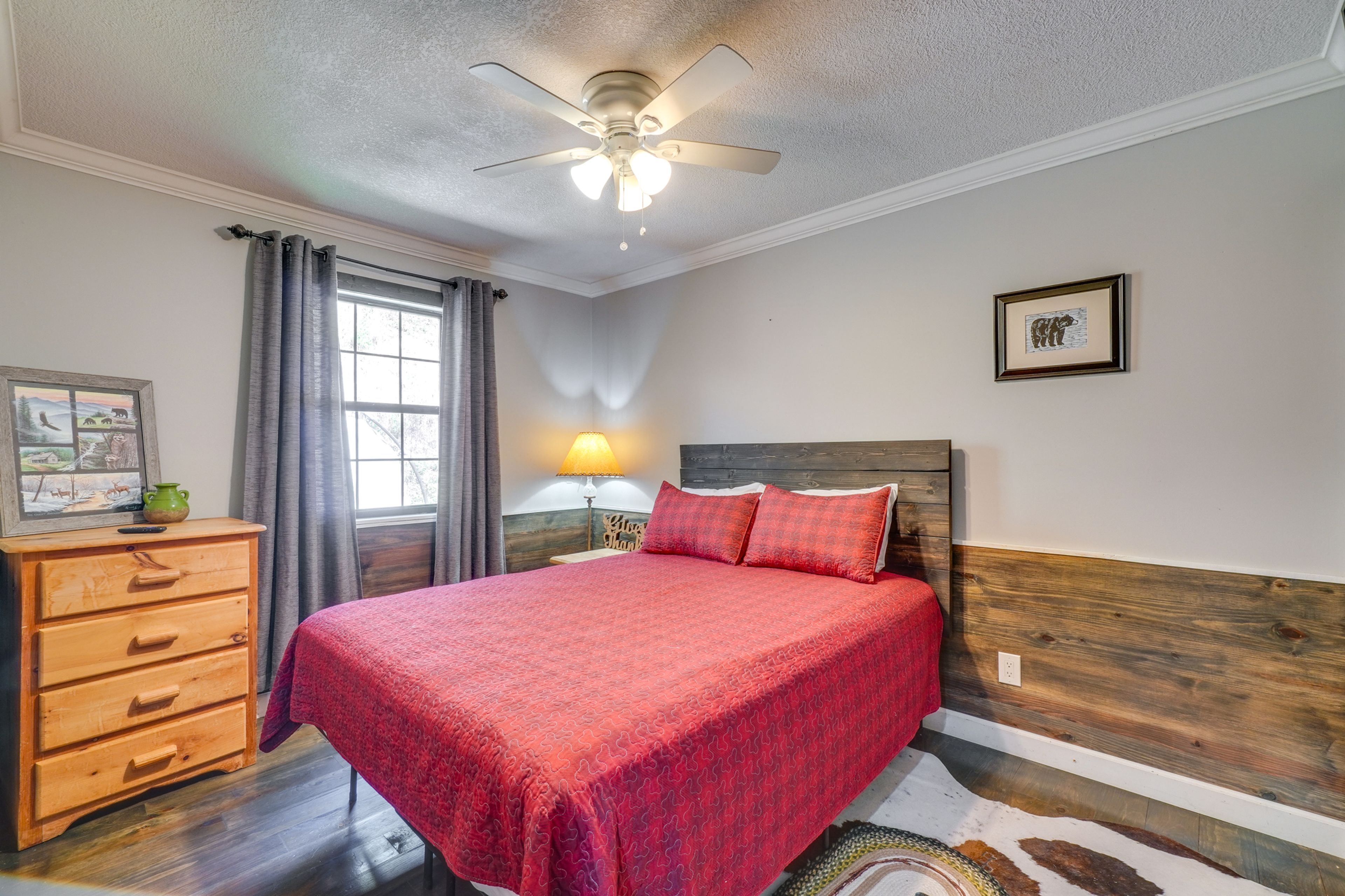 Bedroom 2 | Queen Bed