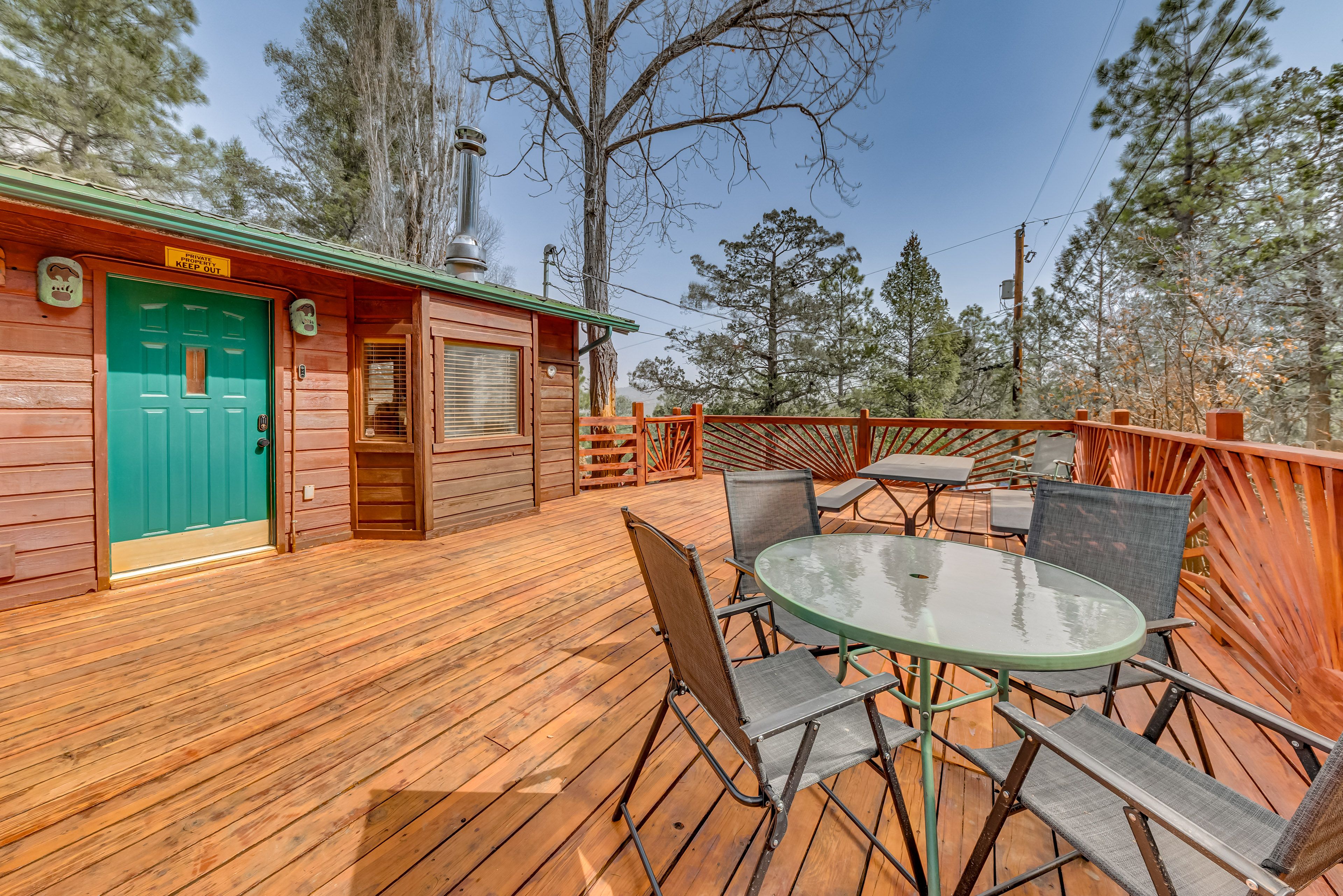 Wraparound Deck | Outdoor Dining