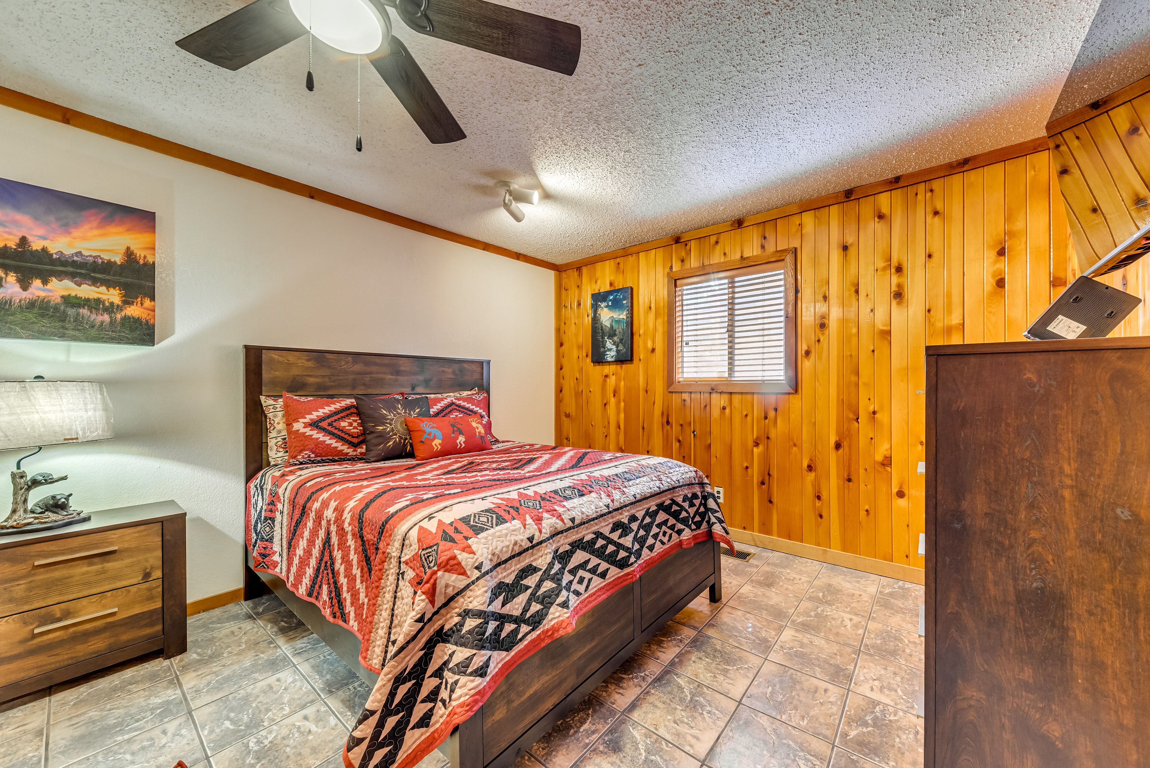 Bedroom 1 | Queen Bed | Flat-Screen TV w/ Cable