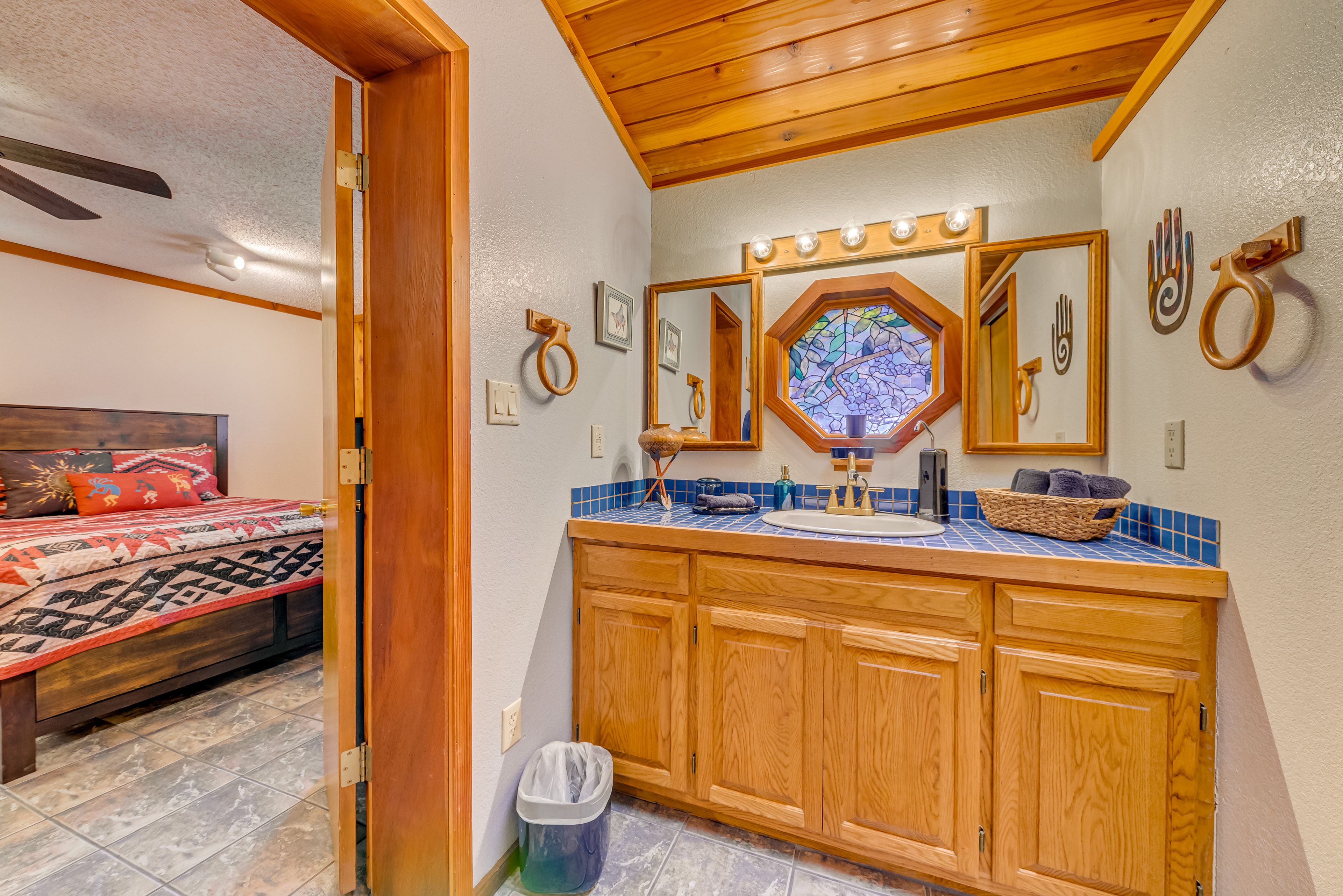 Full Bathroom | Complimentary Toiletries