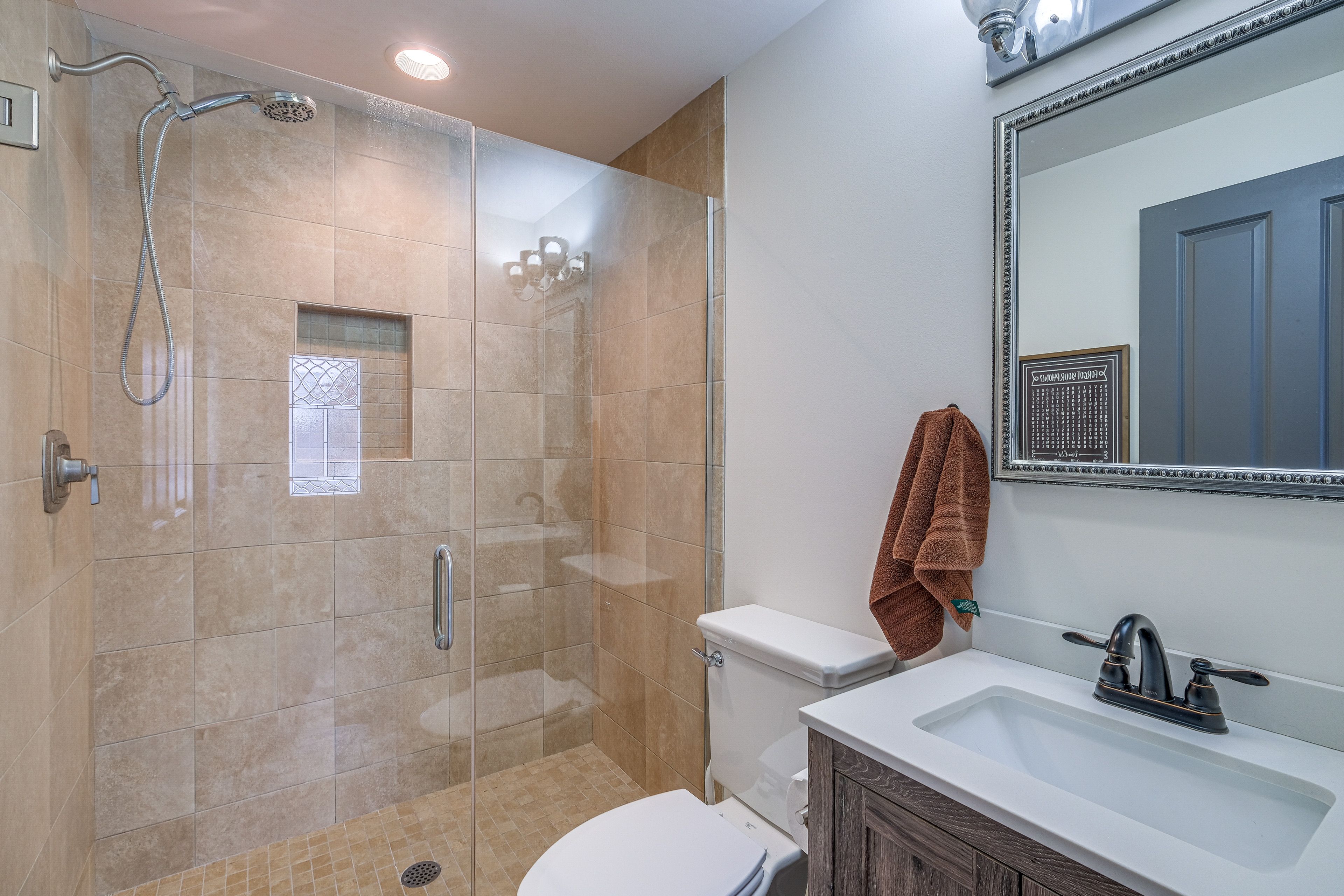 Full Bathroom | 1st Floor
