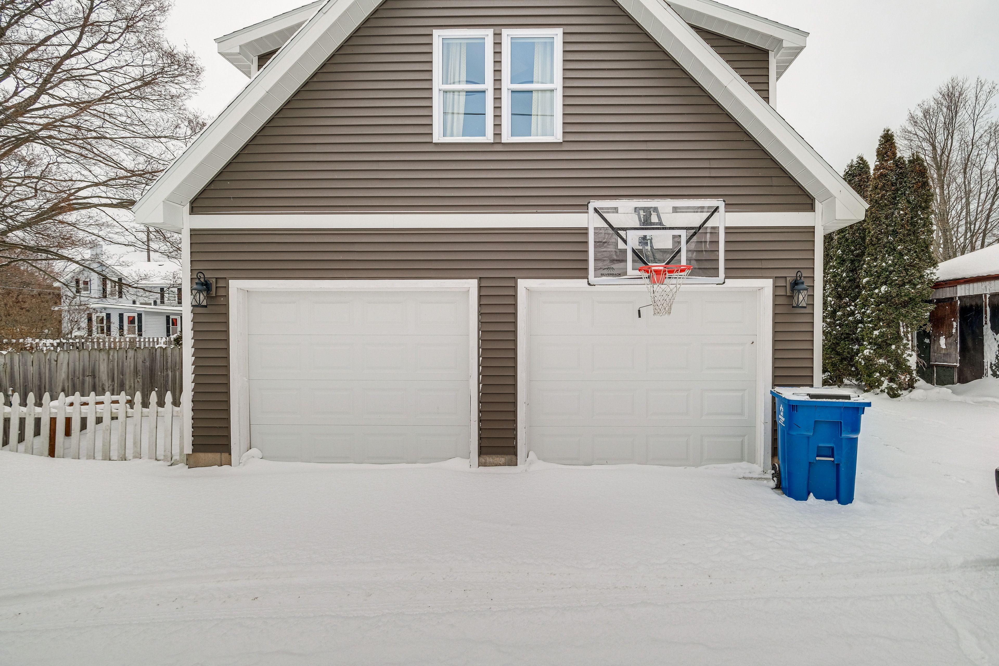 Parking | Driveway (3 Vehicles)