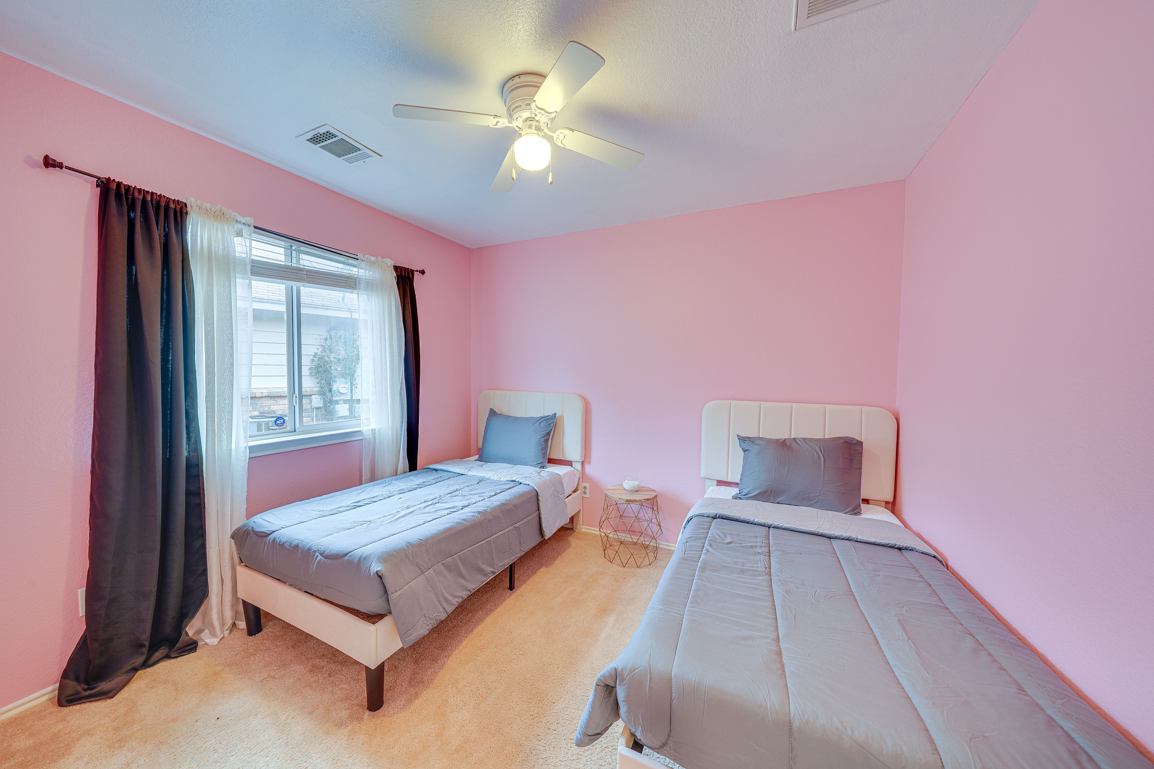Bedroom 2 | 2 Twin Beds