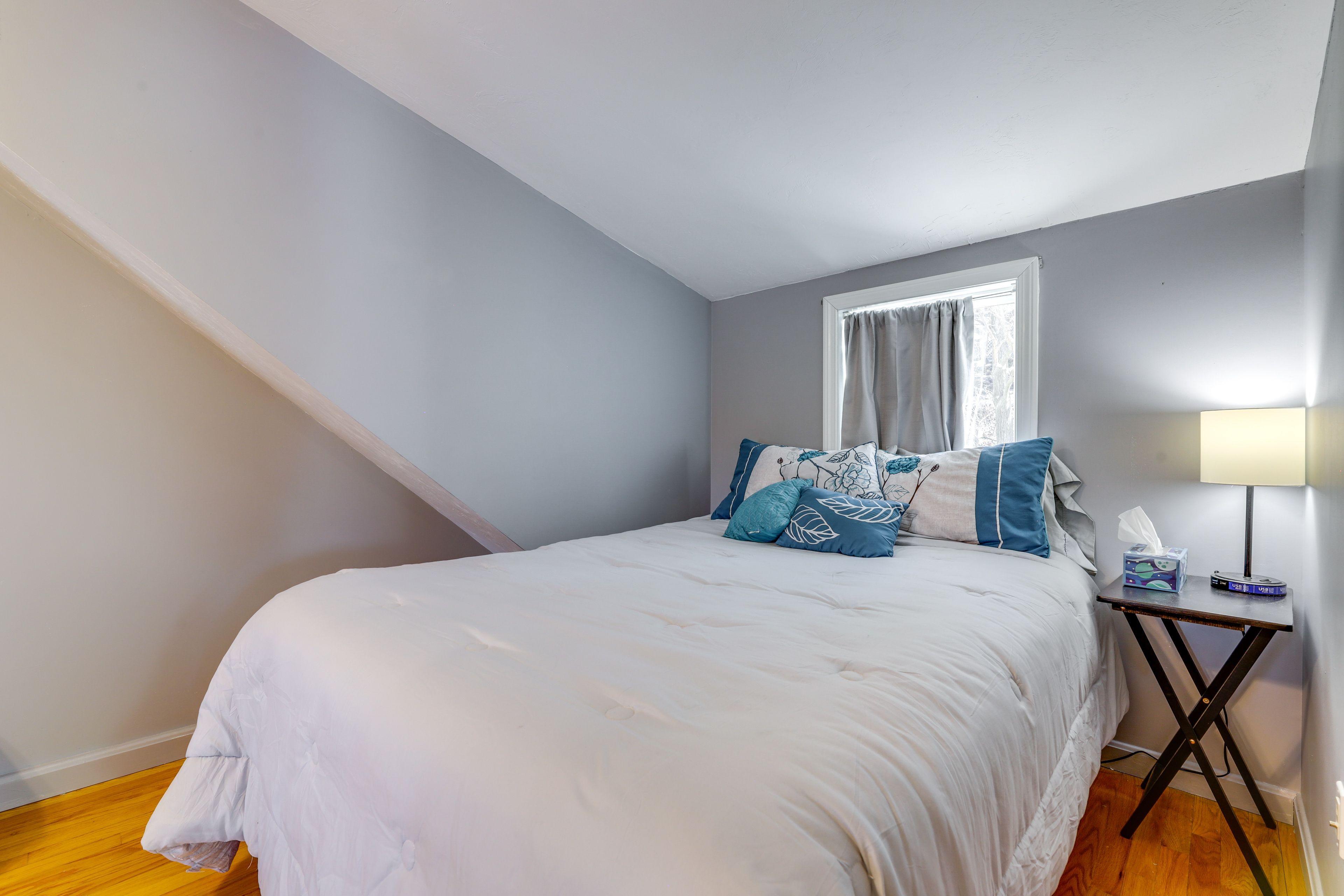 Bedroom 2 | 2nd Floor | Queen Bed