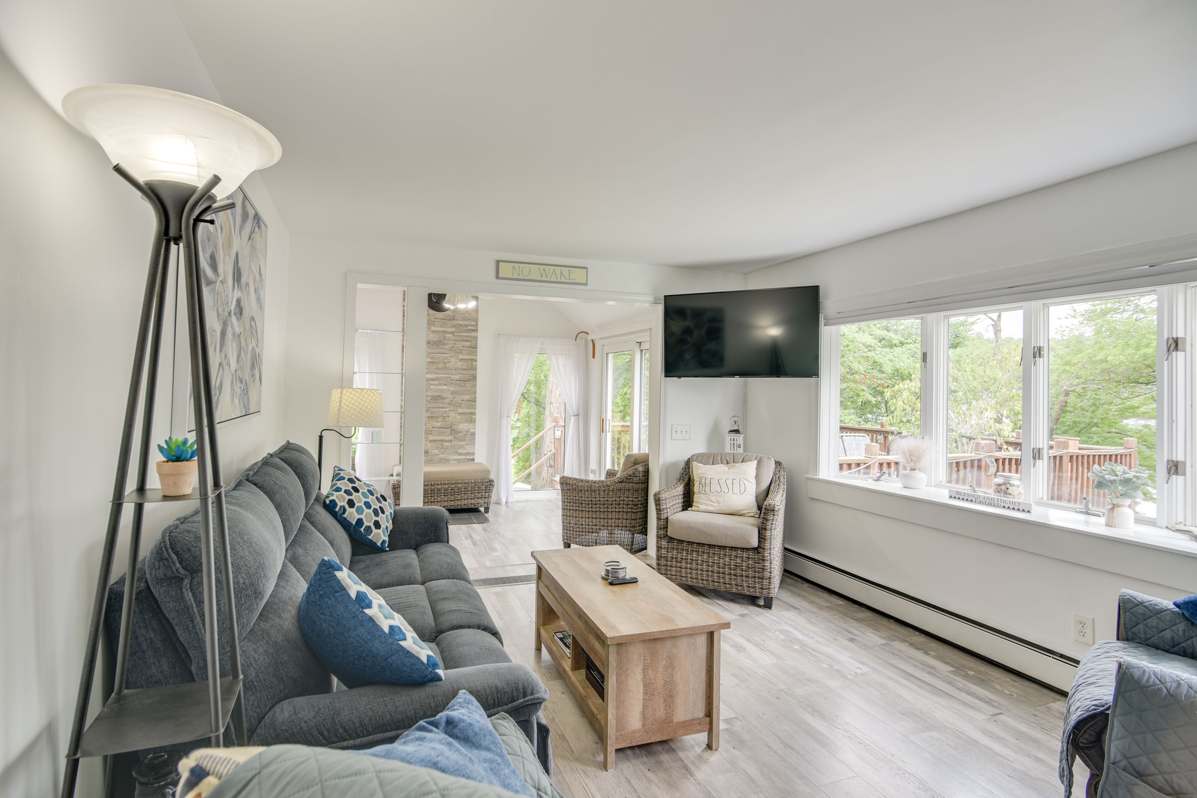 Living Room | 1st Floor | Free WiFi | Smart TV