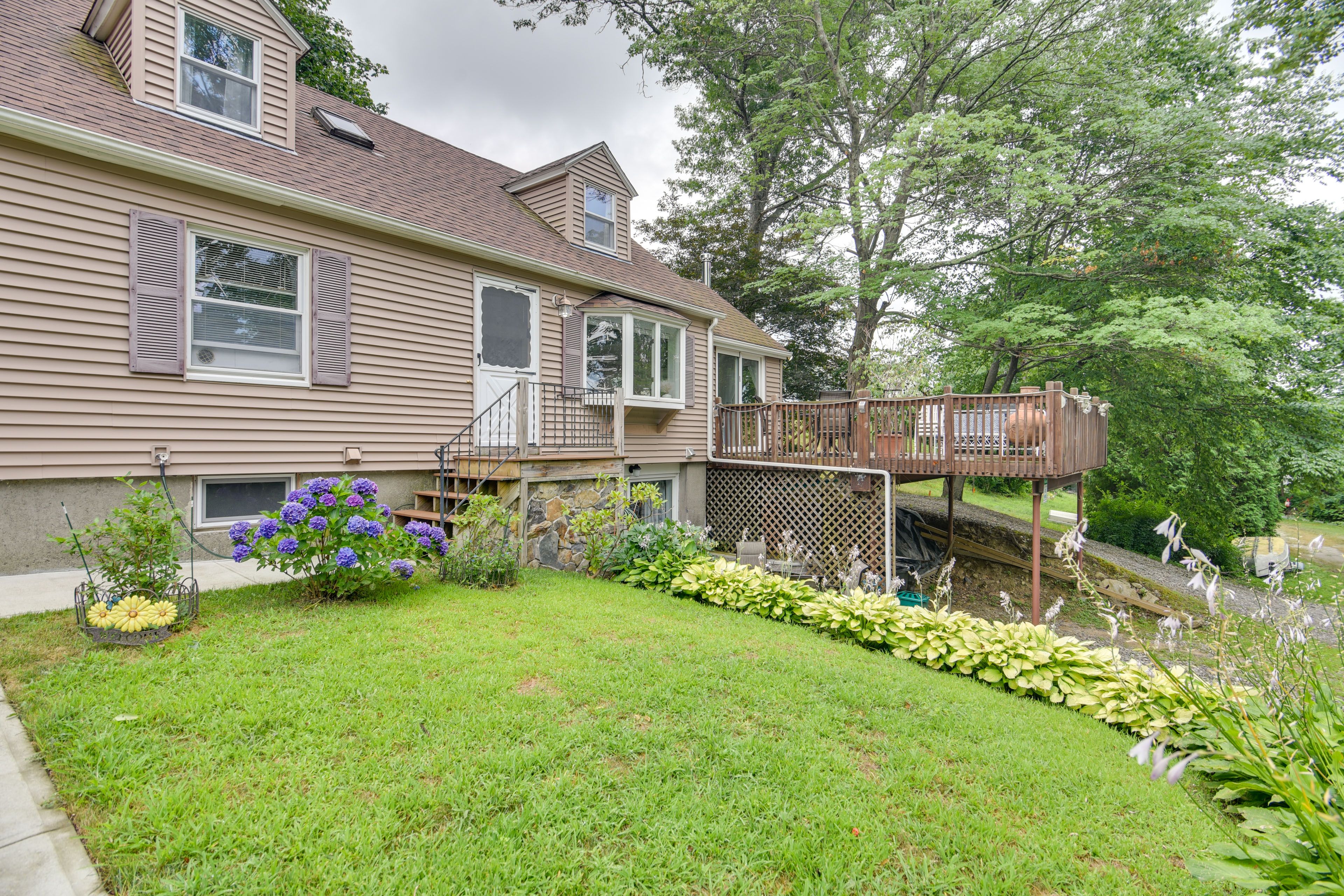 Yard | Furnished Deck | Outdoor Dining Area
