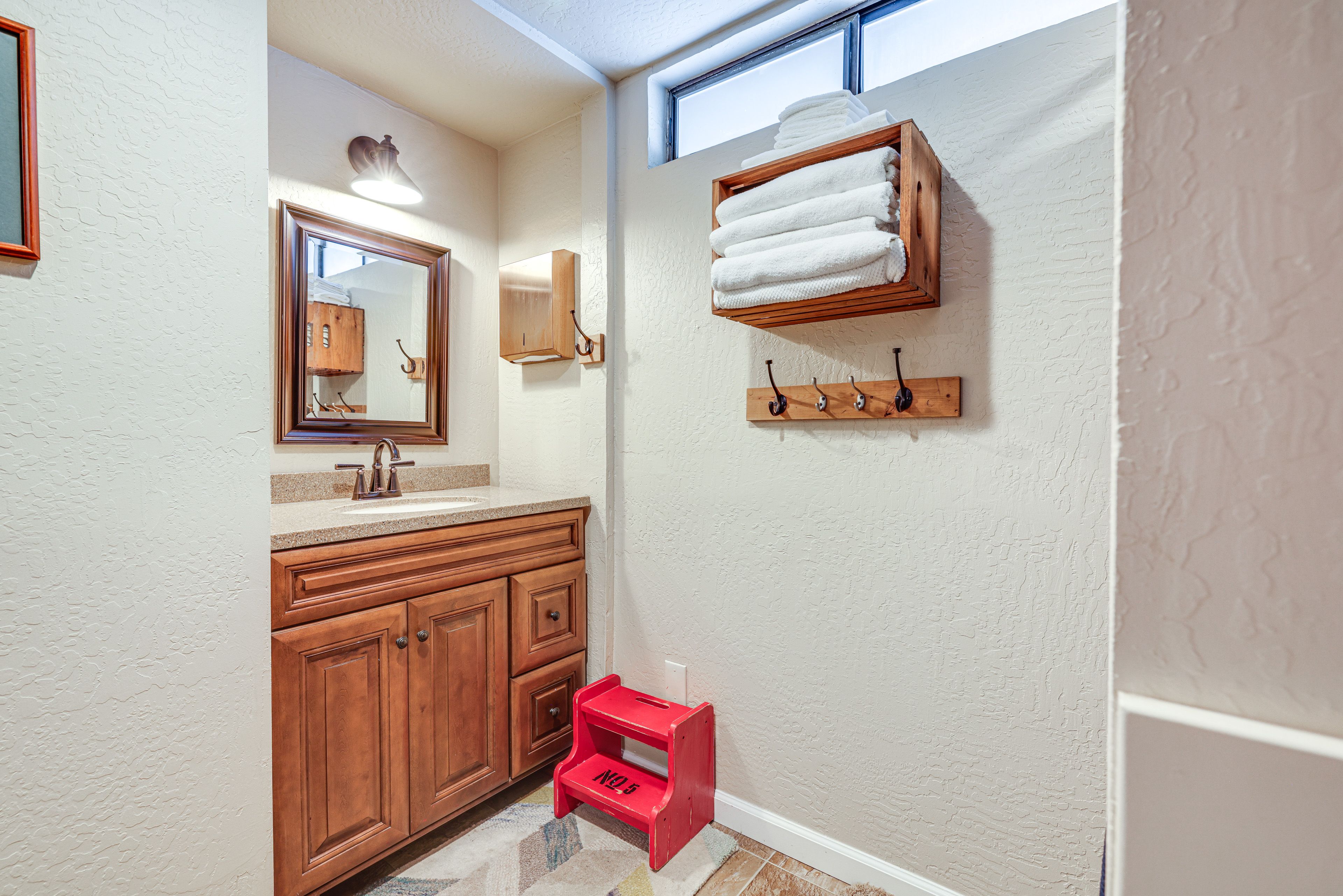 Full Bathroom | Complimentary Toiletries | Shower Grab Rail | 1st Floor