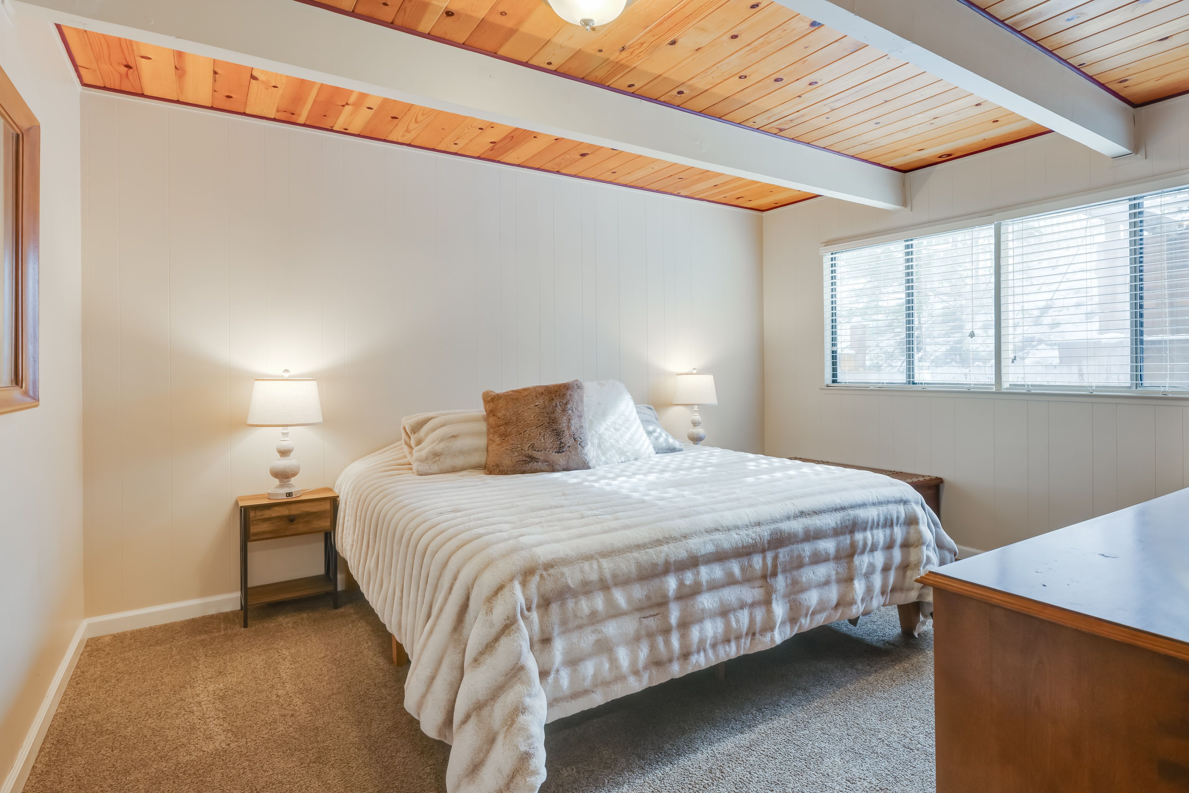 Bedroom 1 | King Bed | Smart TV